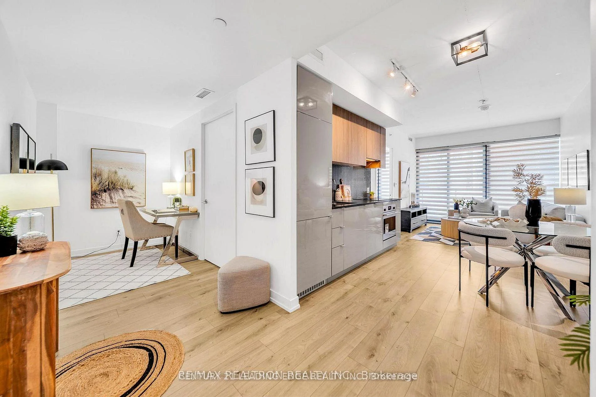 Photo 9 of Unit 603, 161 Roehampton Avenue, Toronto, Mount Pleasant West — HOMEH