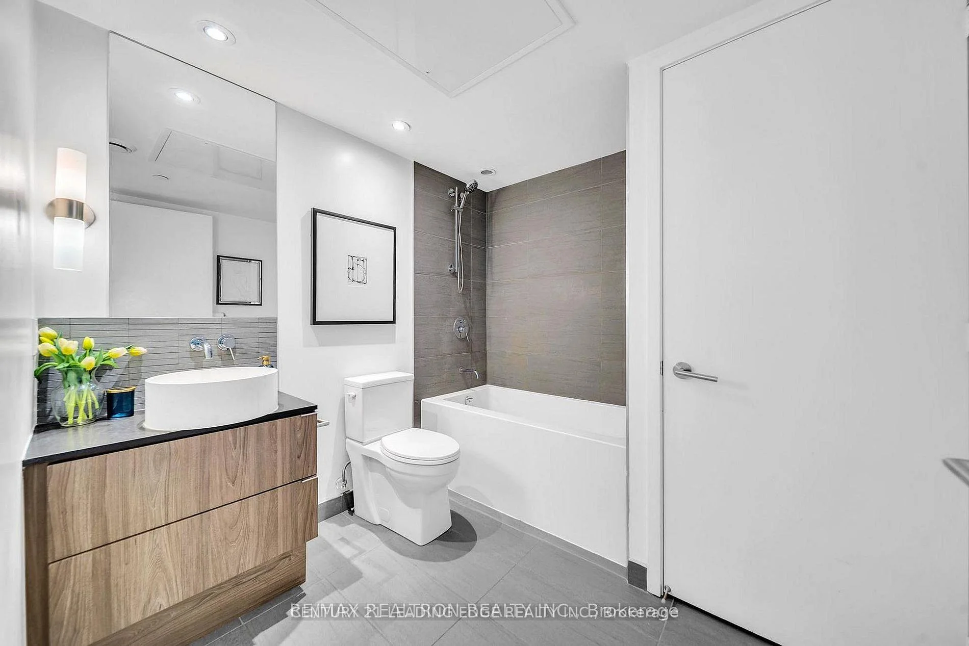 Photo 16 of Unit 603, 161 Roehampton Avenue, Toronto, Mount Pleasant West — HOMEH