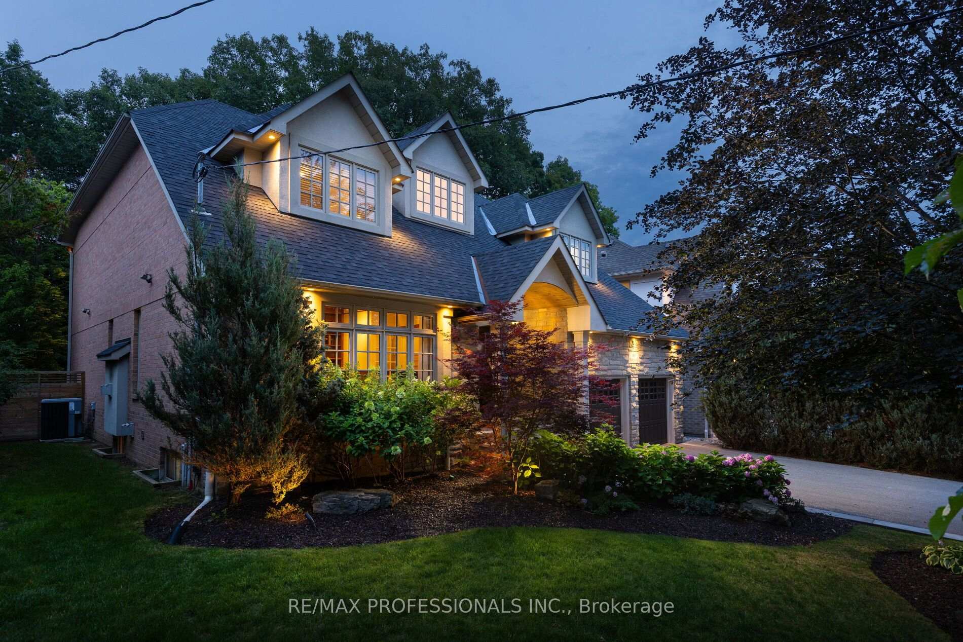 Photo 1 of 83 Wimbleton Road, Etobicoke, Edenbridge-Humber Valley — HOMEH