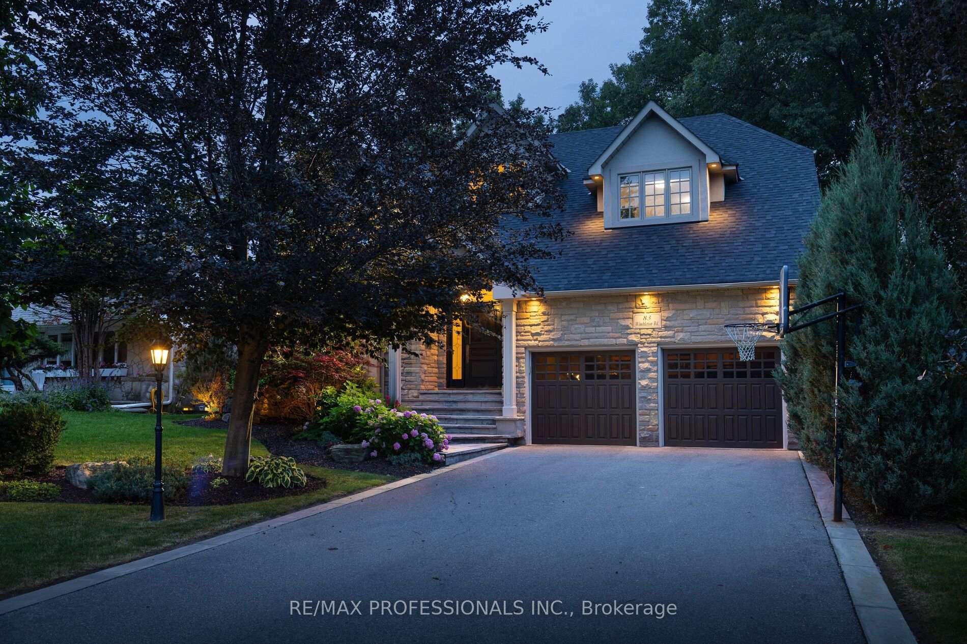 Photo 2 of 83 Wimbleton Road, Etobicoke, Edenbridge-Humber Valley — HOMEH