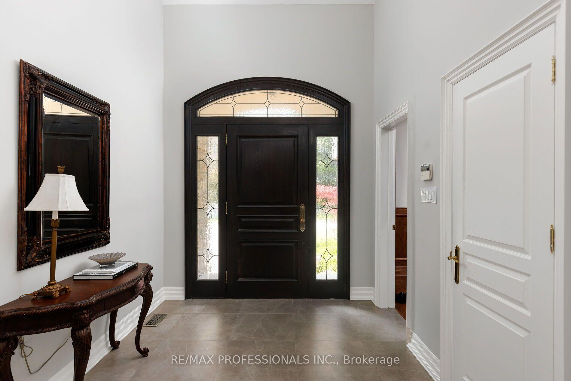 Photo 6 of 83 Wimbleton Road, Etobicoke, Edenbridge-Humber Valley — HOMEH