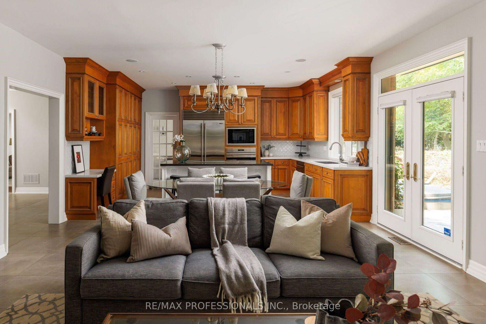 Photo 14 of 83 Wimbleton Road, Etobicoke, Edenbridge-Humber Valley — HOMEH