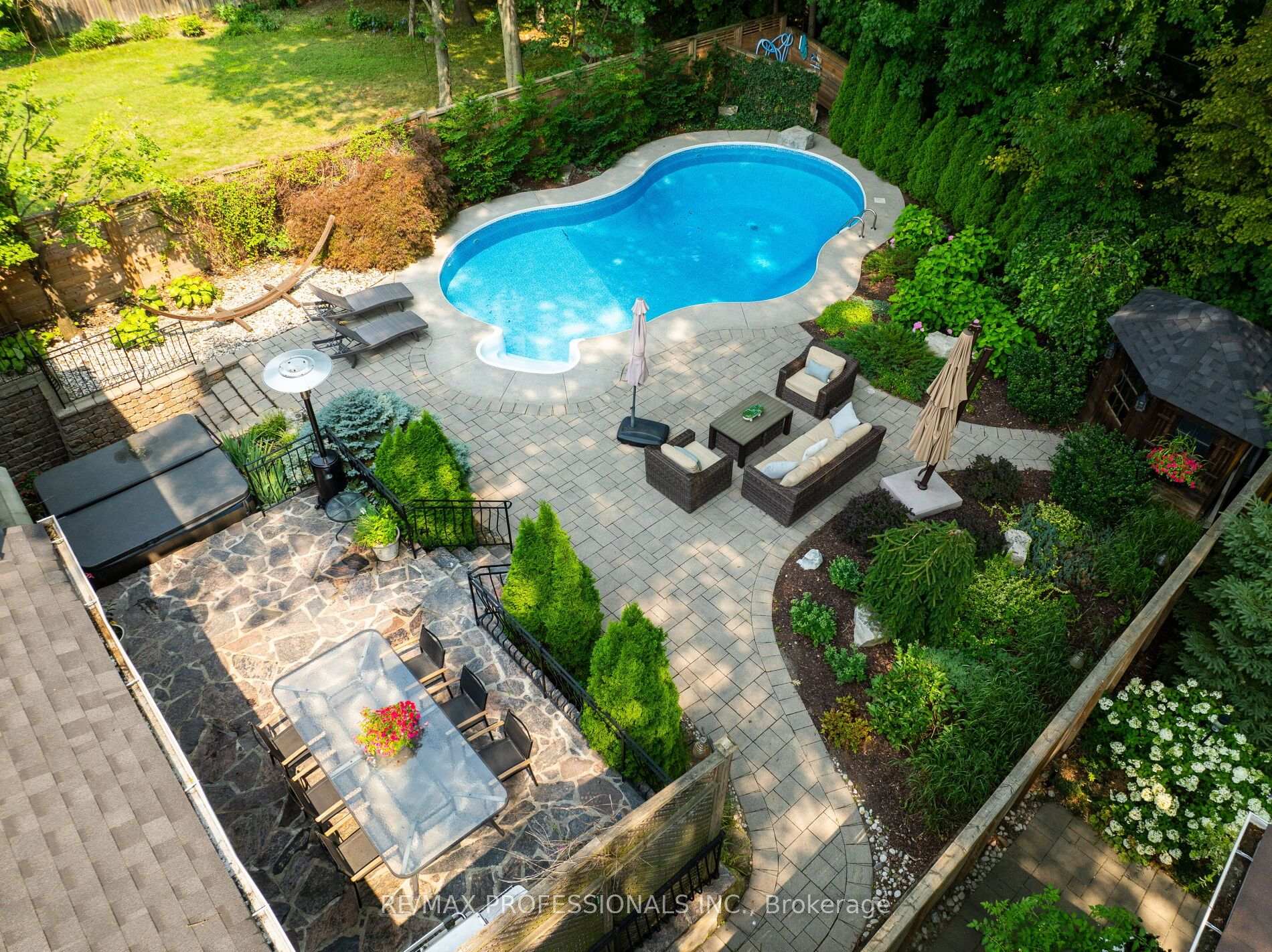 Photo 23 of 83 Wimbleton Road, Etobicoke, Edenbridge-Humber Valley — HOMEH
