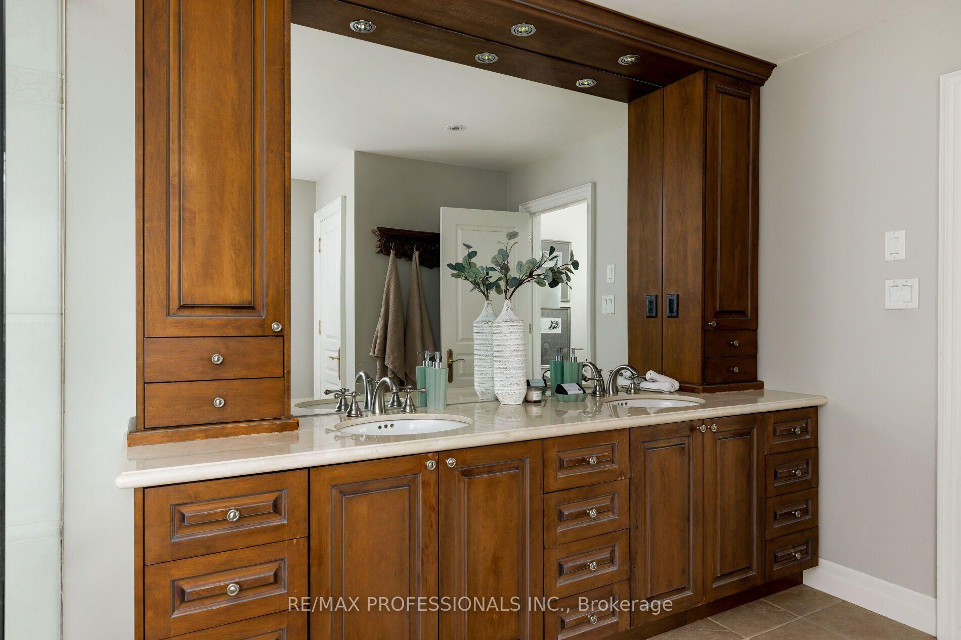 Photo 30 of 83 Wimbleton Road, Etobicoke, Edenbridge-Humber Valley — HOMEH
