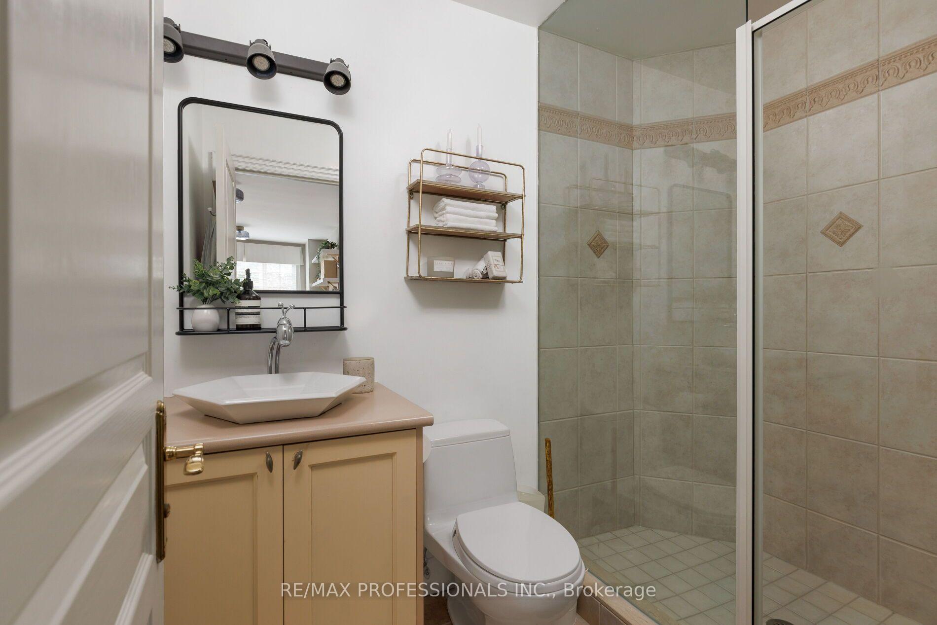 Photo 33 of 83 Wimbleton Road, Etobicoke, Edenbridge-Humber Valley — HOMEH