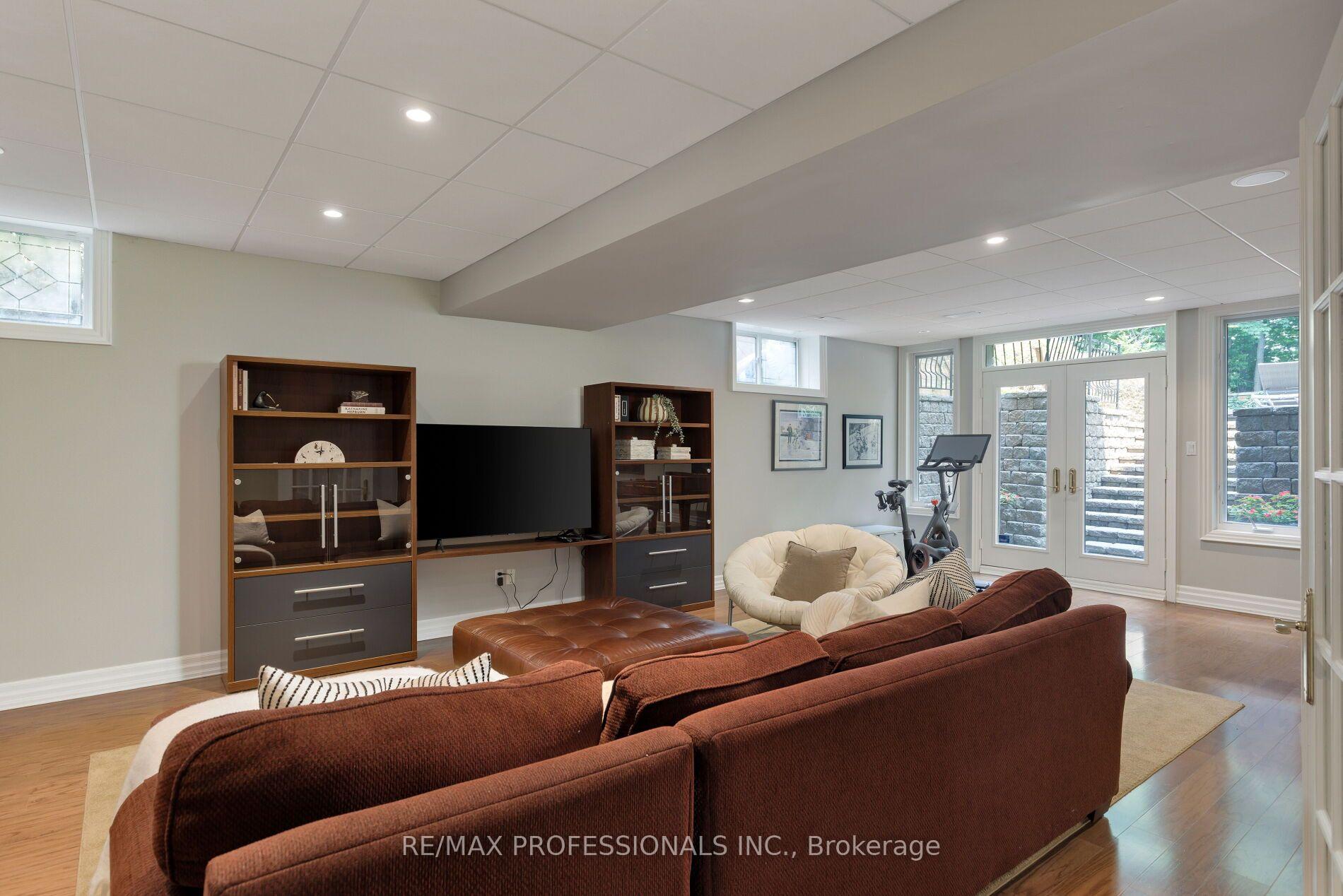Photo 40 of 83 Wimbleton Road, Etobicoke, Edenbridge-Humber Valley — HOMEH