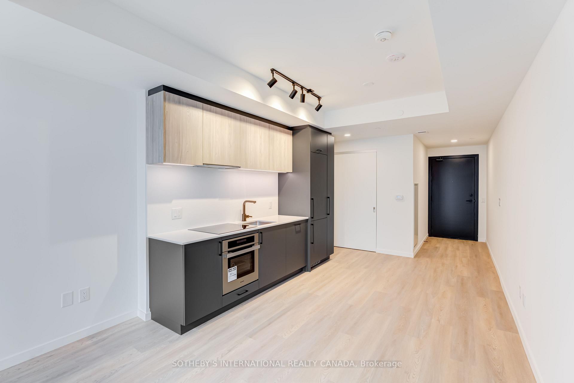 Photo 8 of Unit 429, 689 The Queensway, Etobicoke, Stonegate-Queensway — HOMEH