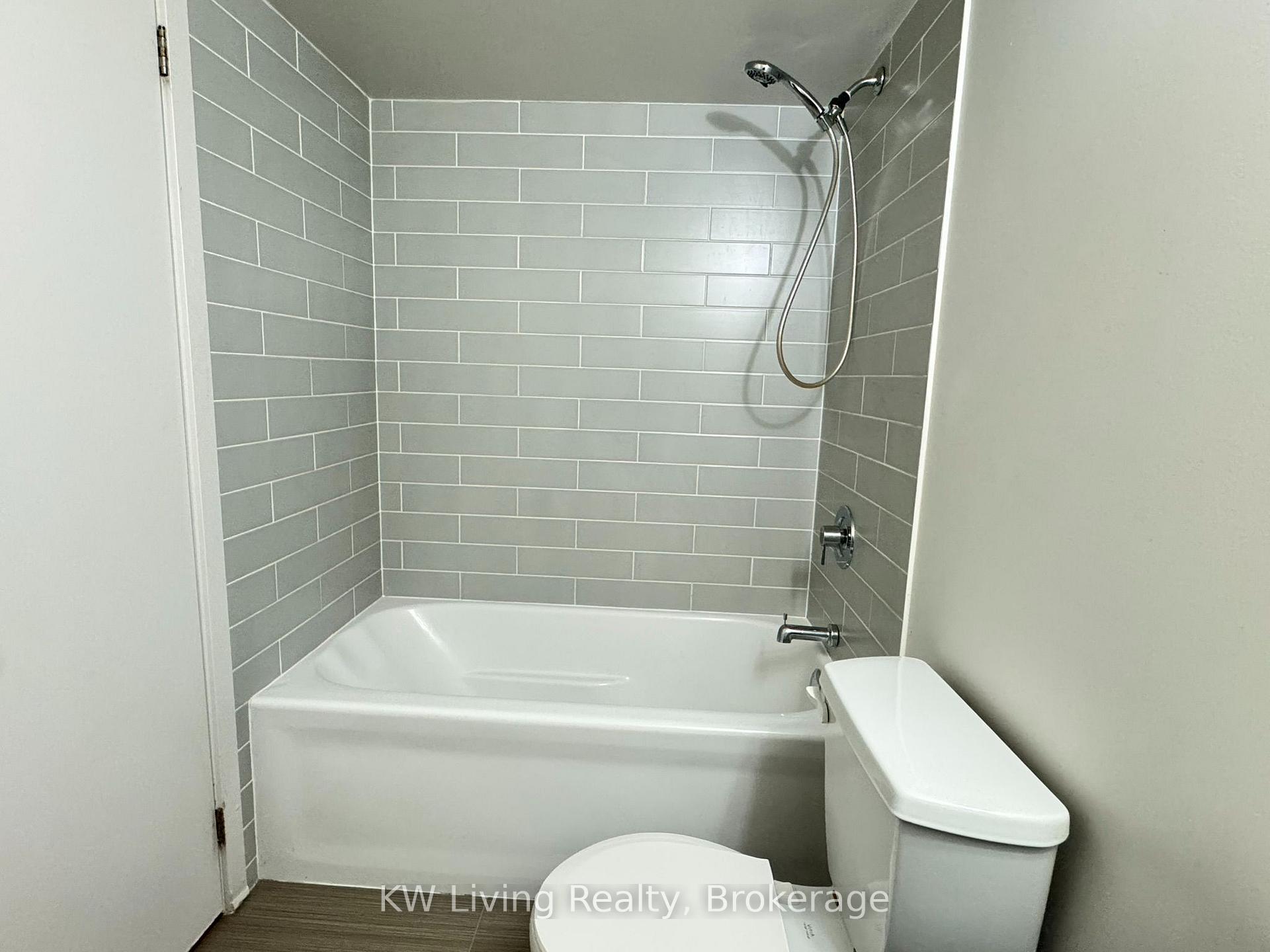 Photo 7 of Unit 1011E, 36 Lisgar Street, Toronto, Little Portugal — HOMEH
