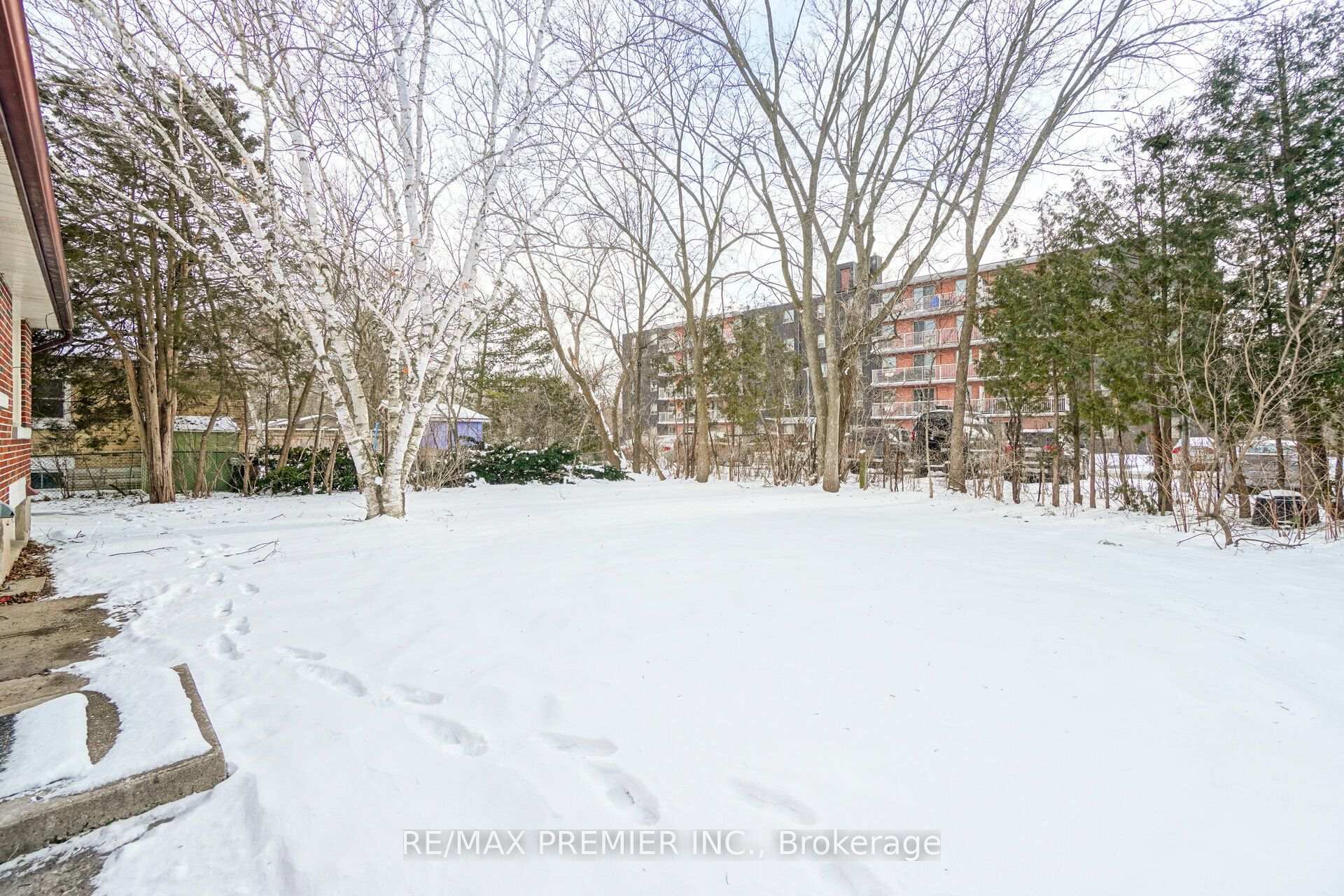 Photo 6 of Unit Main FL, 8 Marlborough Road, Guelph, General Hospital — HOMEH
