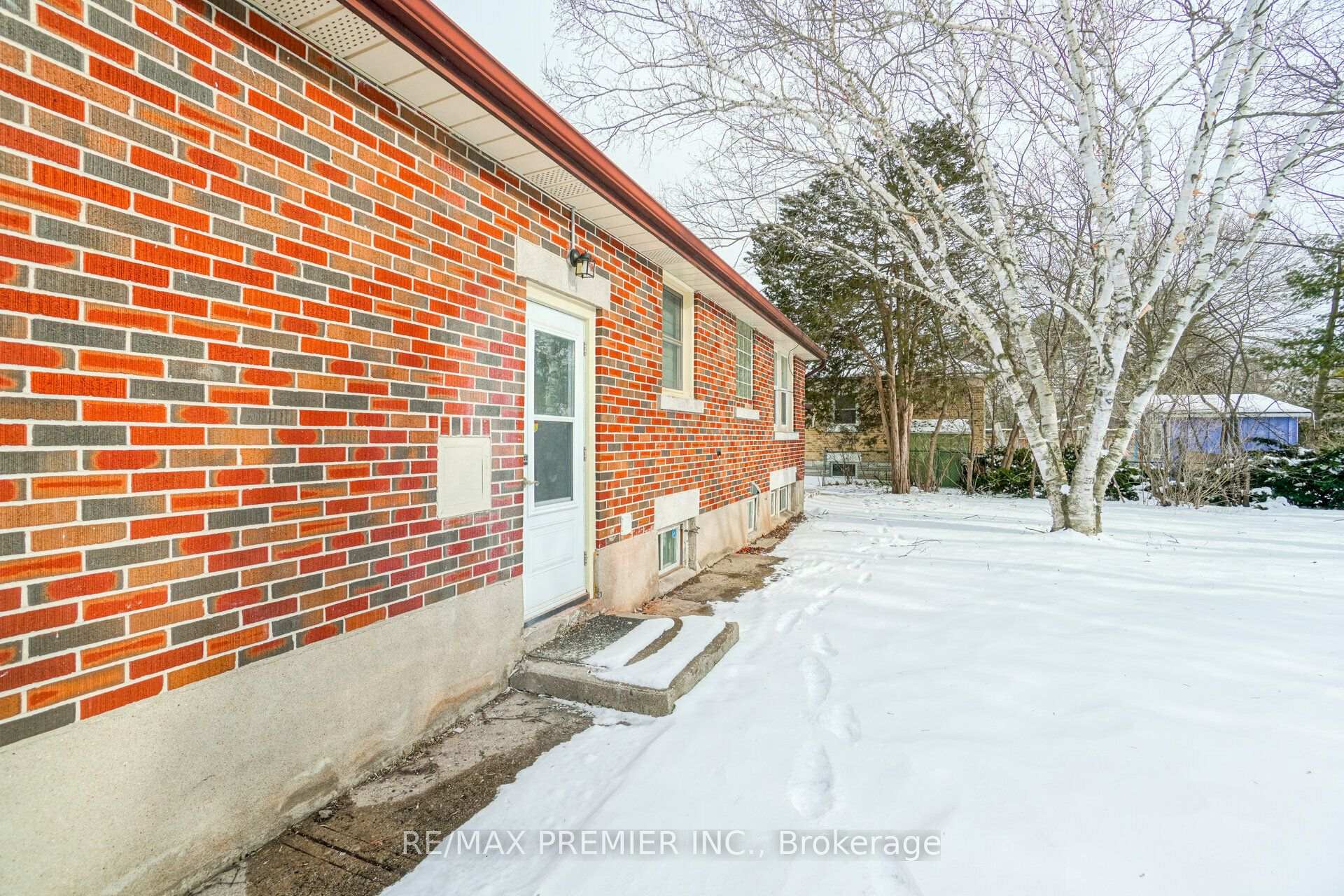 Photo 7 of Unit Main FL, 8 Marlborough Road, Guelph, General Hospital — HOMEH