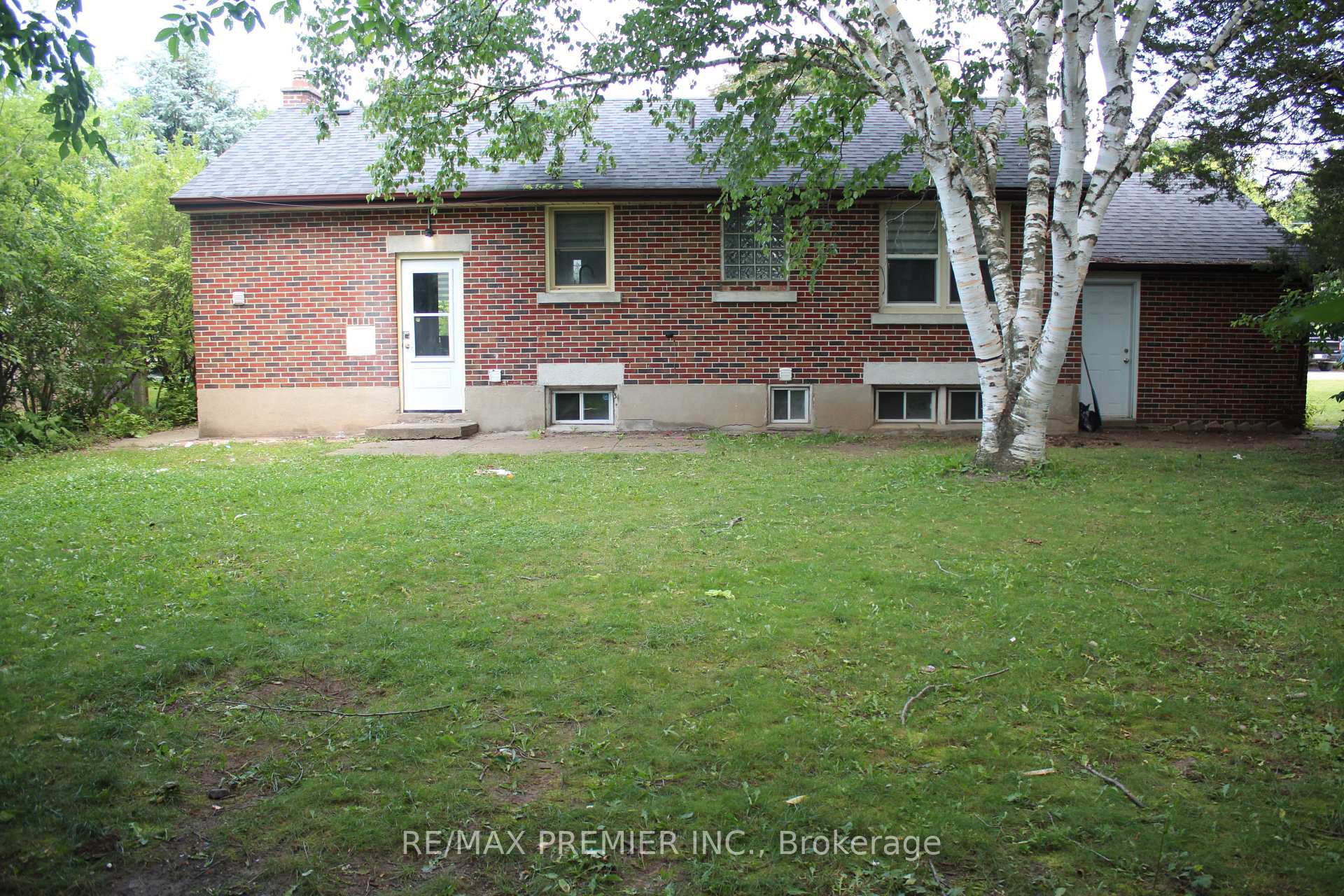 Photo 23 of Unit Main FL, 8 Marlborough Road, Guelph, General Hospital — HOMEH