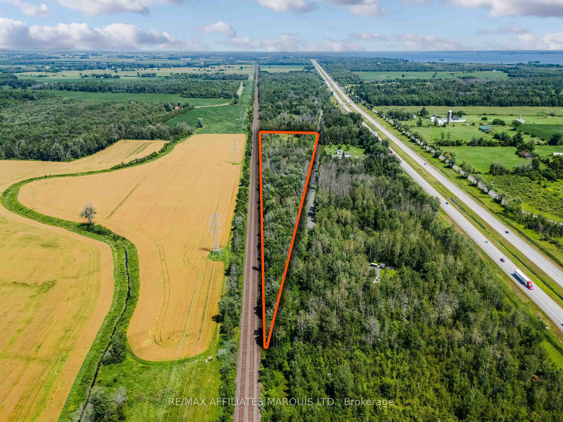Photo 2 of 19519 Lapierre Road, South Glengarry, South Glengarry (Charlottenburgh) Twp — HOMEH