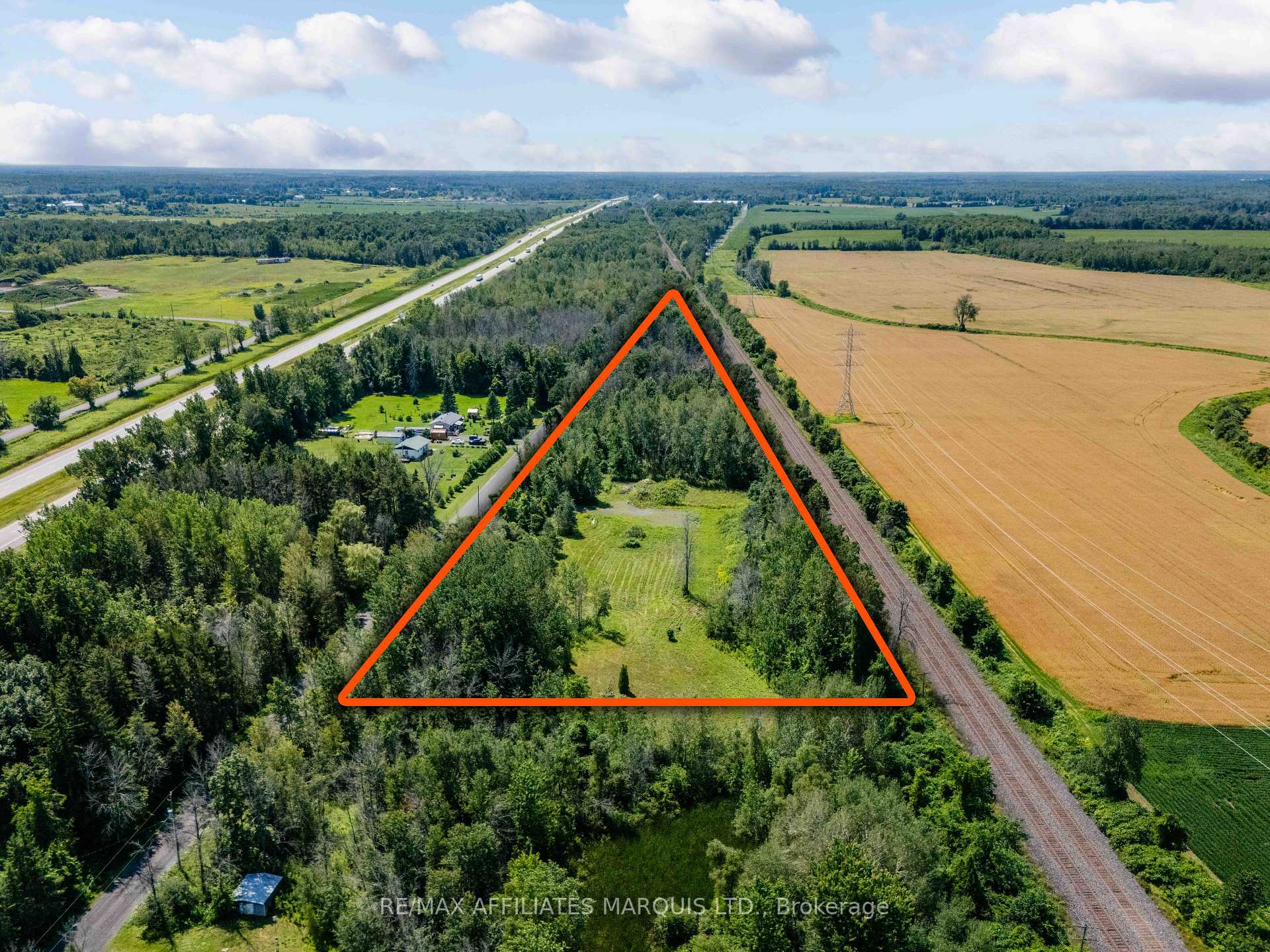 Photo 5 of 19519 Lapierre Road, South Glengarry, South Glengarry (Charlottenburgh) Twp — HOMEH