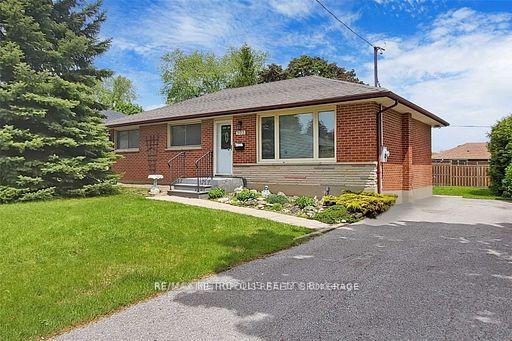 Front of Unit Bsmt, 595 Gibbons Street