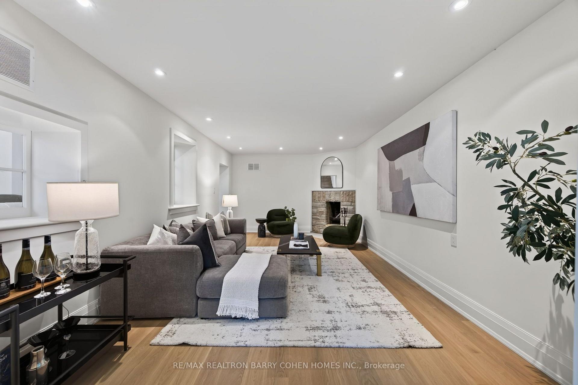 Photo 19 of 23 South Drive, Toronto, Rosedale-Moore Park — HOMEH