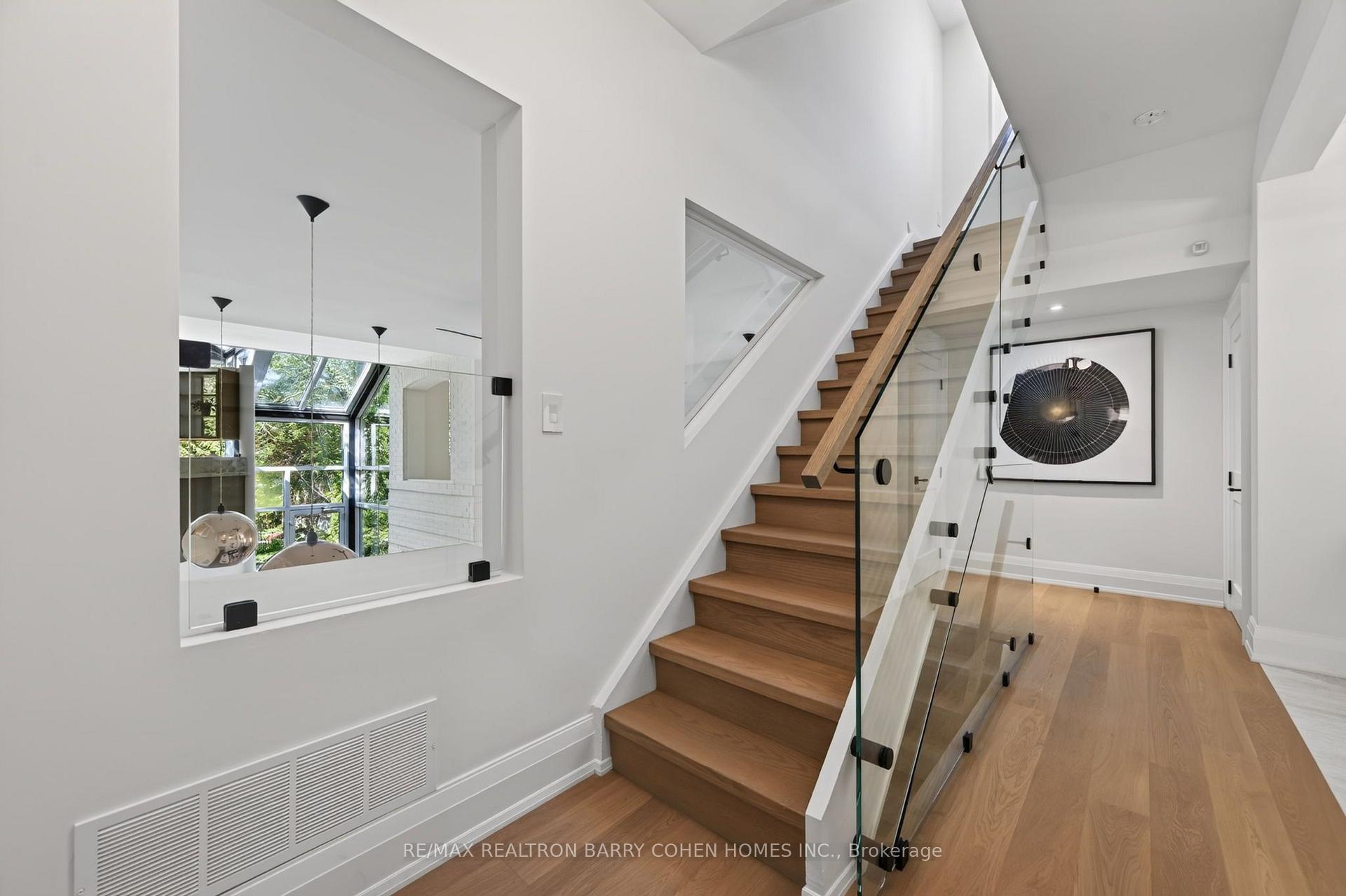 Photo 21 of 23 South Drive, Toronto, Rosedale-Moore Park — HOMEH