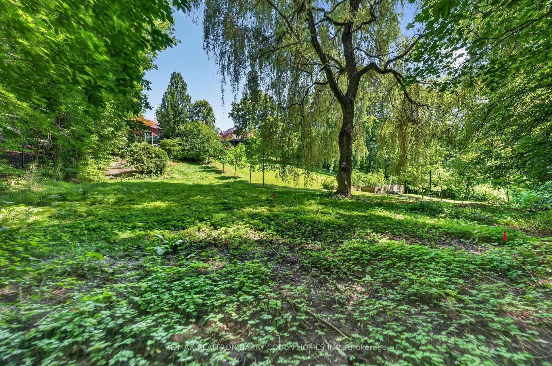 Photo 37 of 23 South Drive, Toronto, Rosedale-Moore Park — HOMEH