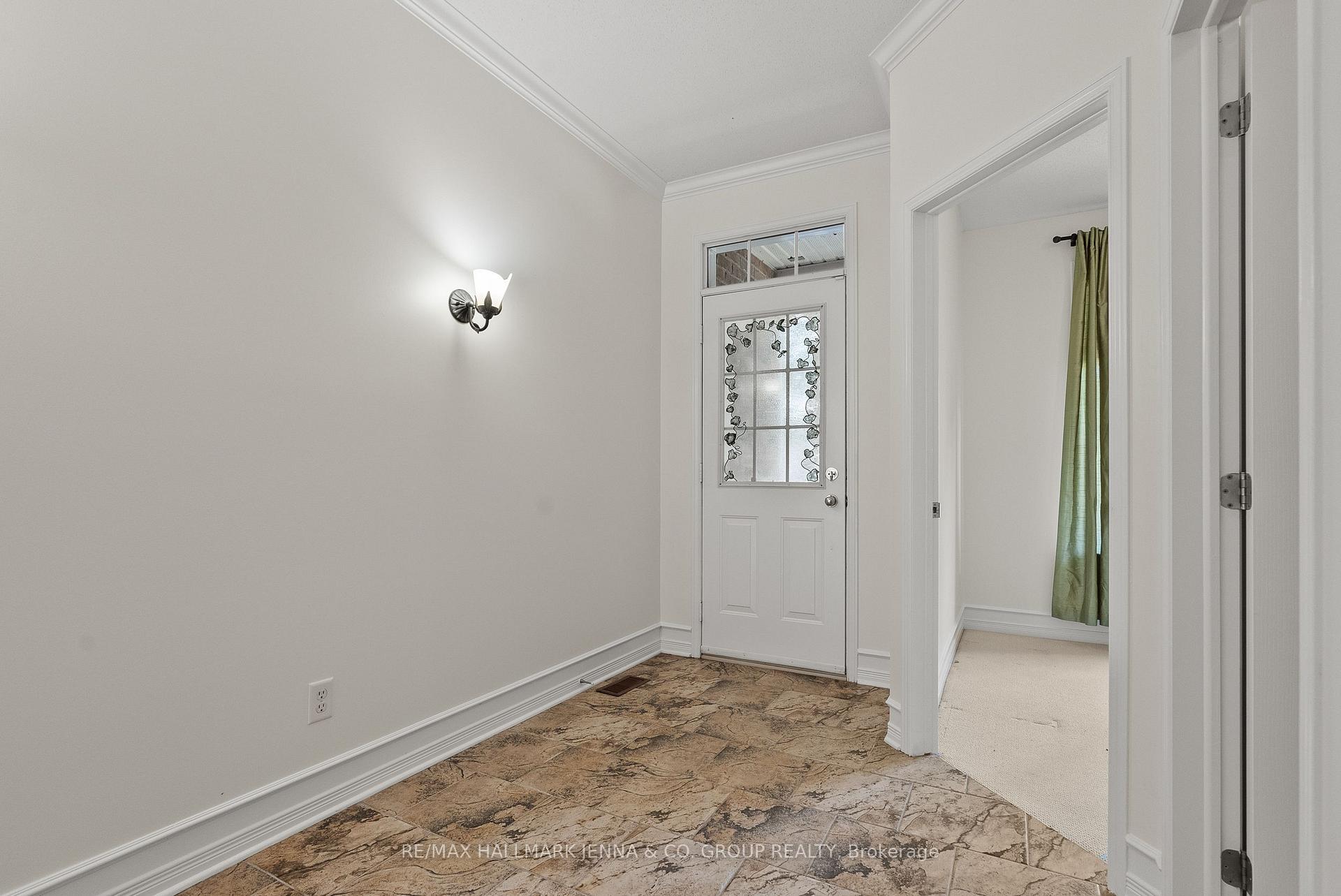 Photo 3 of 110 Heathercrest Private, Ottawa, Barrhaven - Stonebridge — HOMEH