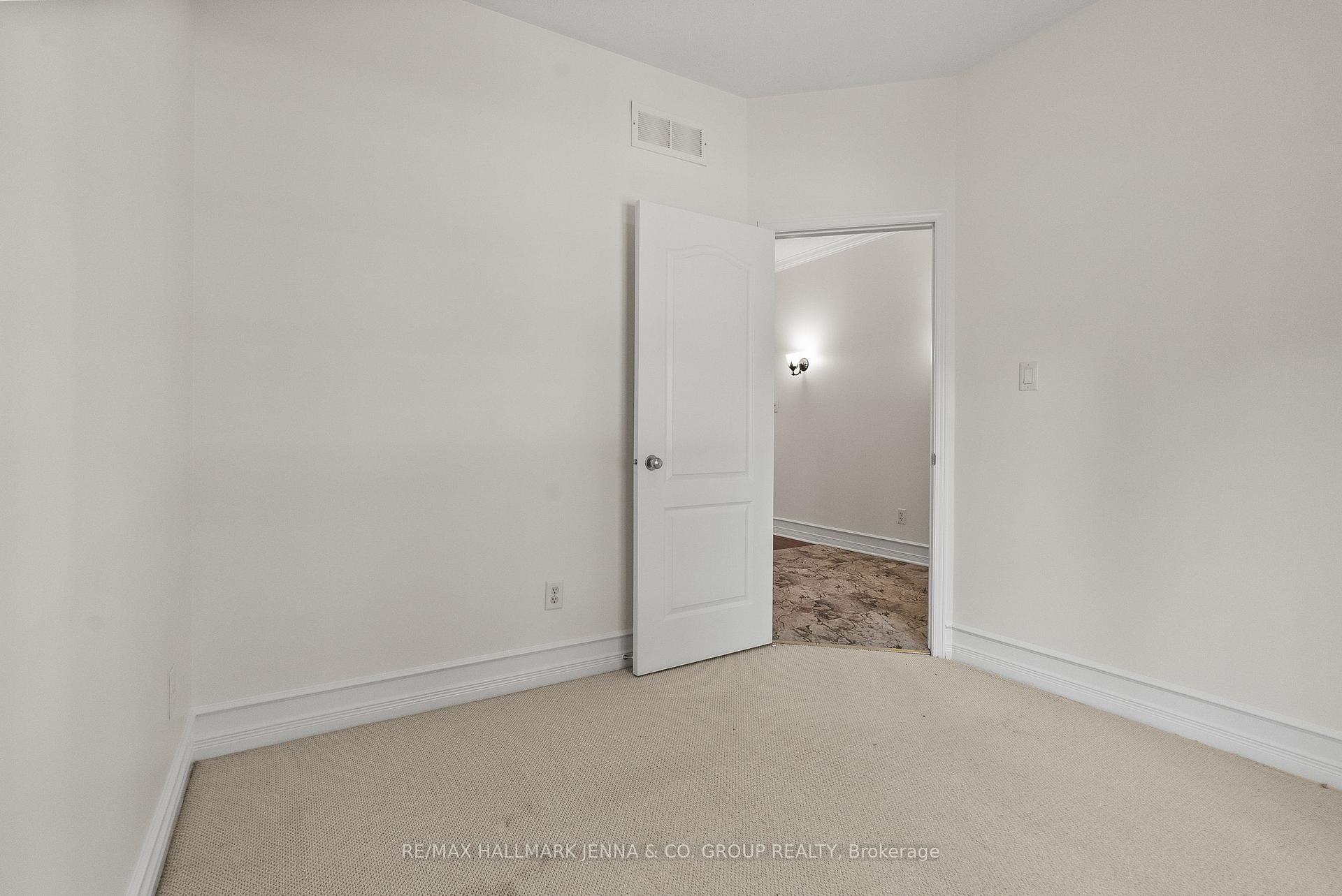 Photo 6 of 110 Heathercrest Private, Ottawa, Barrhaven - Stonebridge — HOMEH