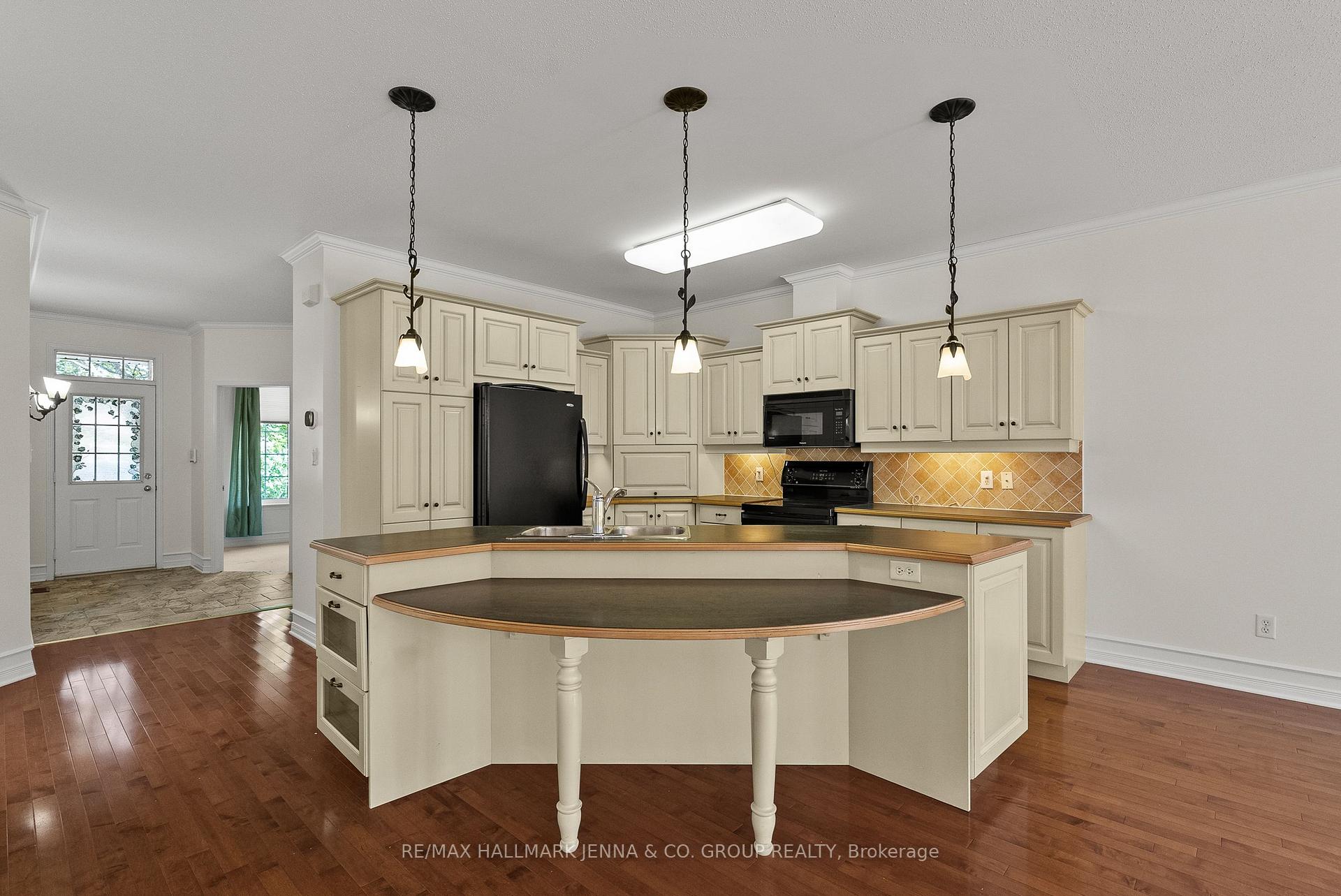 Photo 9 of 110 Heathercrest Private, Ottawa, Barrhaven - Stonebridge — HOMEH