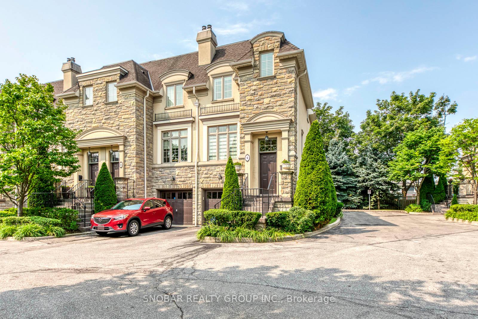 Front of Unit 9, 208 La Rose Avenue