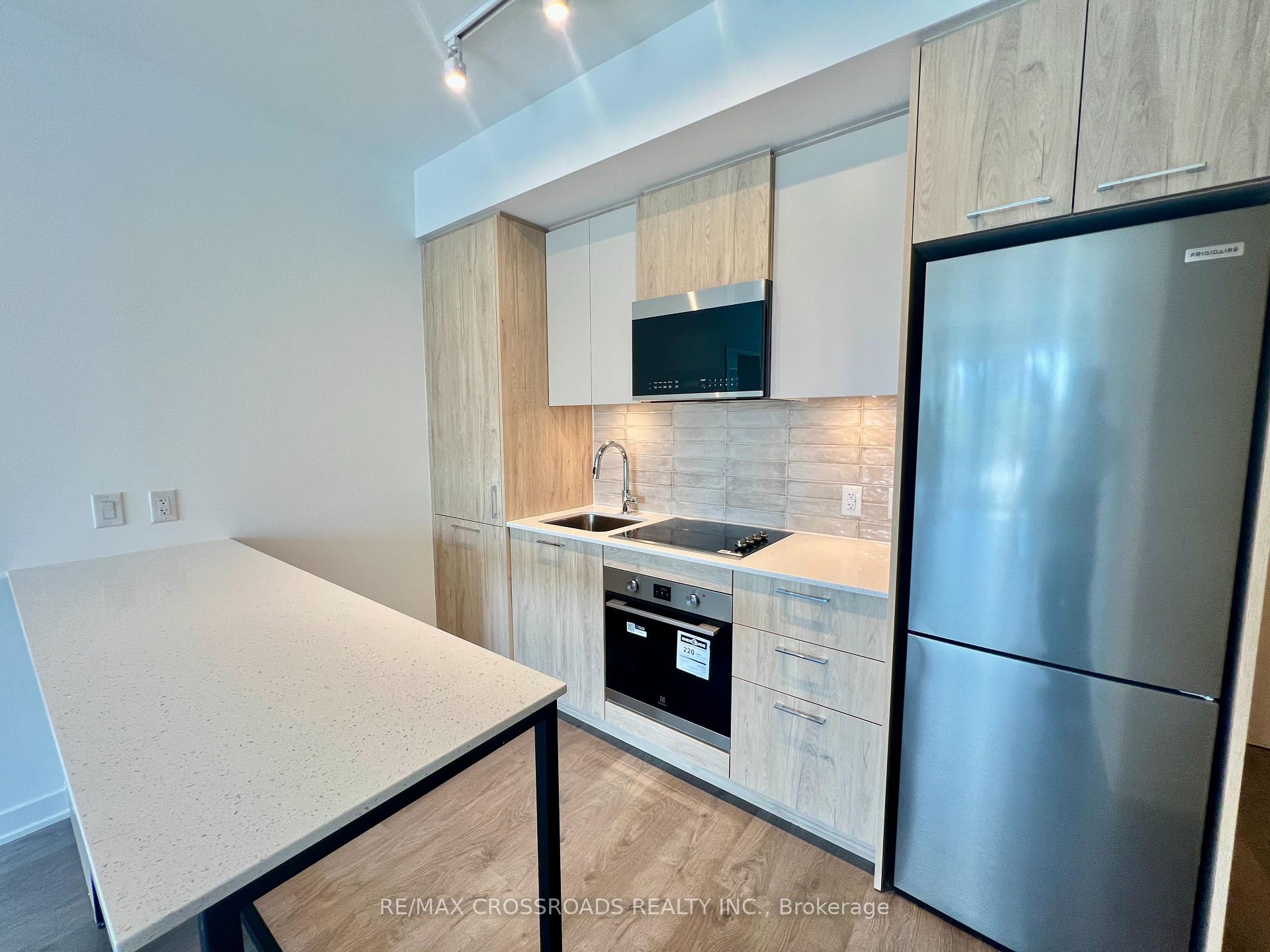 Photo 4 of Unit 523, 10 Oak Street, Toronto, Regent Park — HOMEH