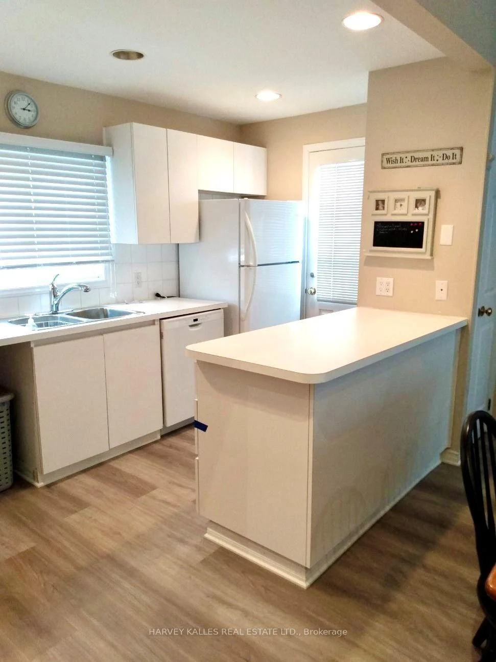 Photo 13 of Unit 9, 1139 Claver Avenue, Innisfil, Rural Innisfil — HOMEH