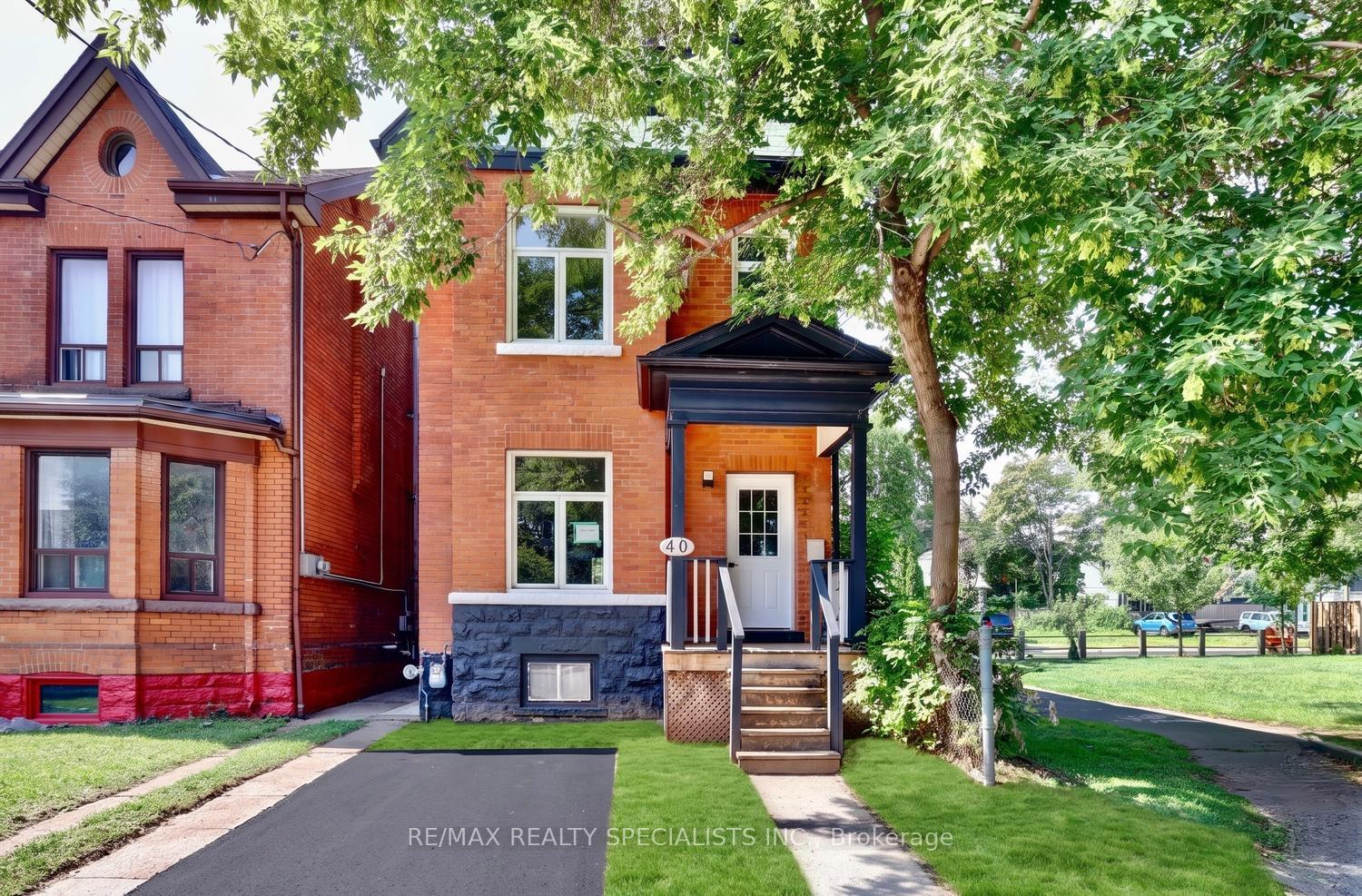 Photo 2 of 40 Century Street, Hamilton, Landsdale — HOMEH