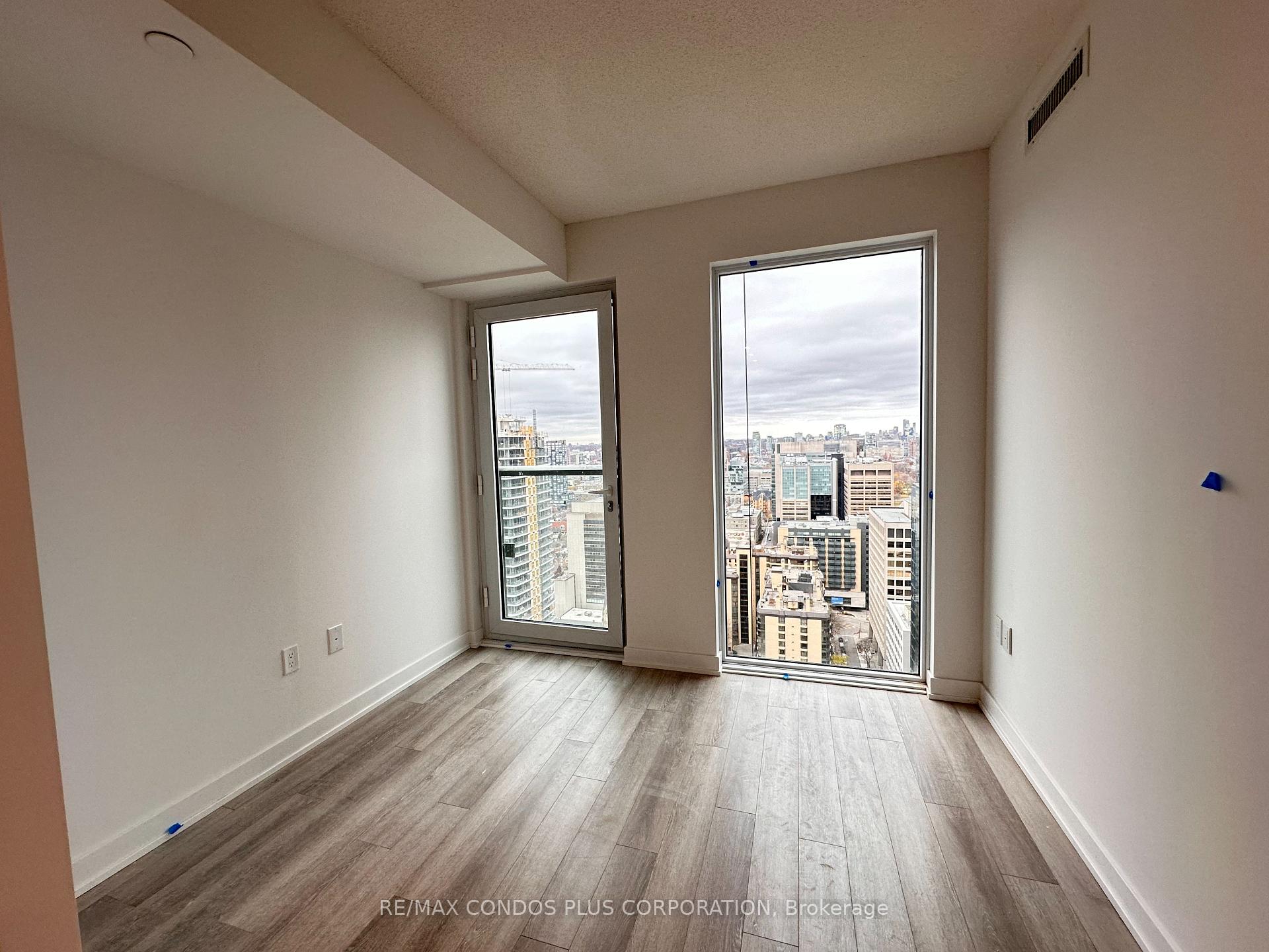 Photo 4 of Unit 3302, 238 Simcoe Street, Toronto, Kensington-Chinatown — HOMEH
