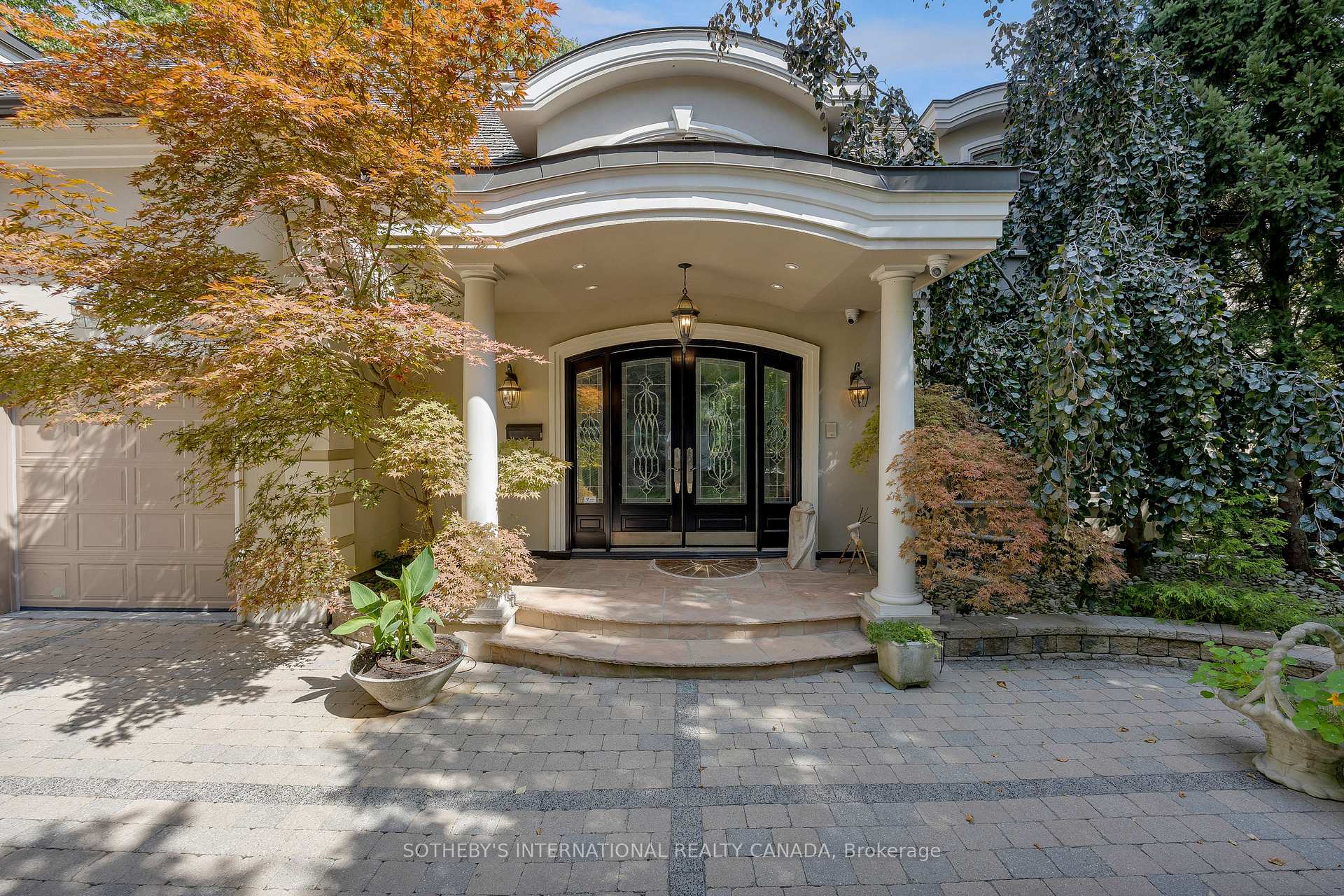 Photo 6 of 23 Edenbrook Hill, Etobicoke, Edenbridge-Humber Valley — HOMEH