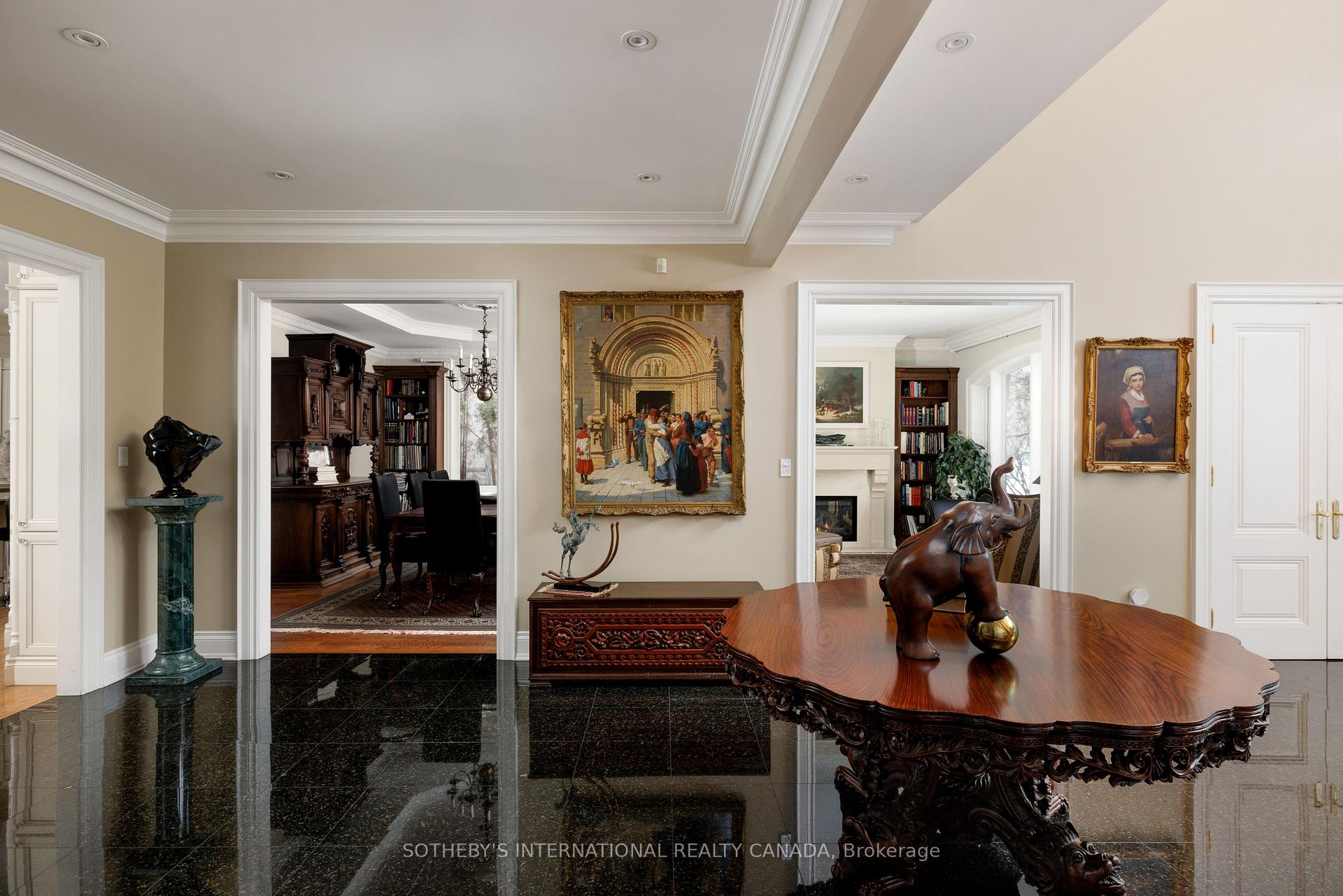 Photo 8 of 23 Edenbrook Hill, Etobicoke, Edenbridge-Humber Valley — HOMEH