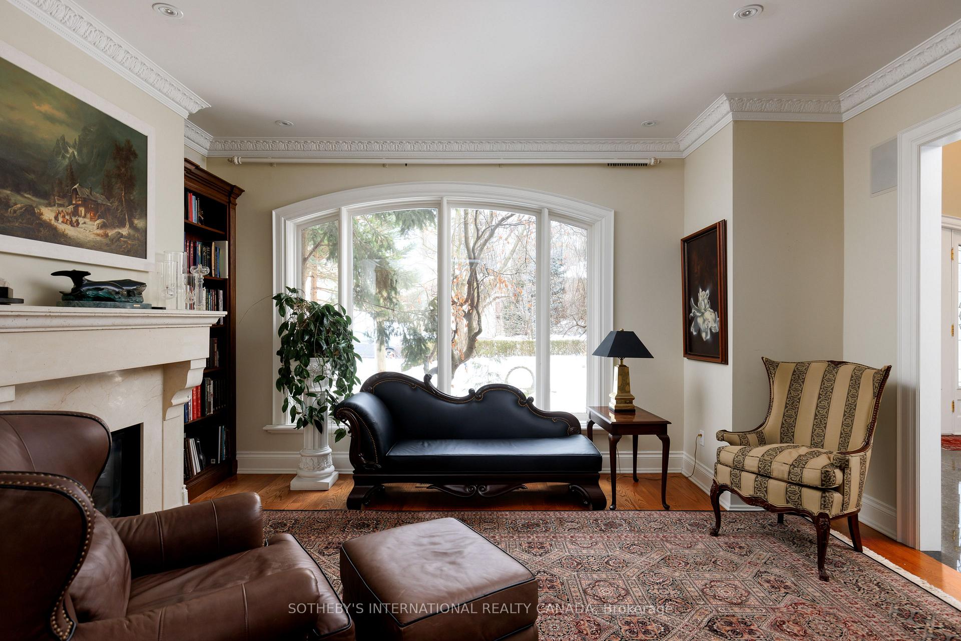 Photo 10 of 23 Edenbrook Hill, Etobicoke, Edenbridge-Humber Valley — HOMEH
