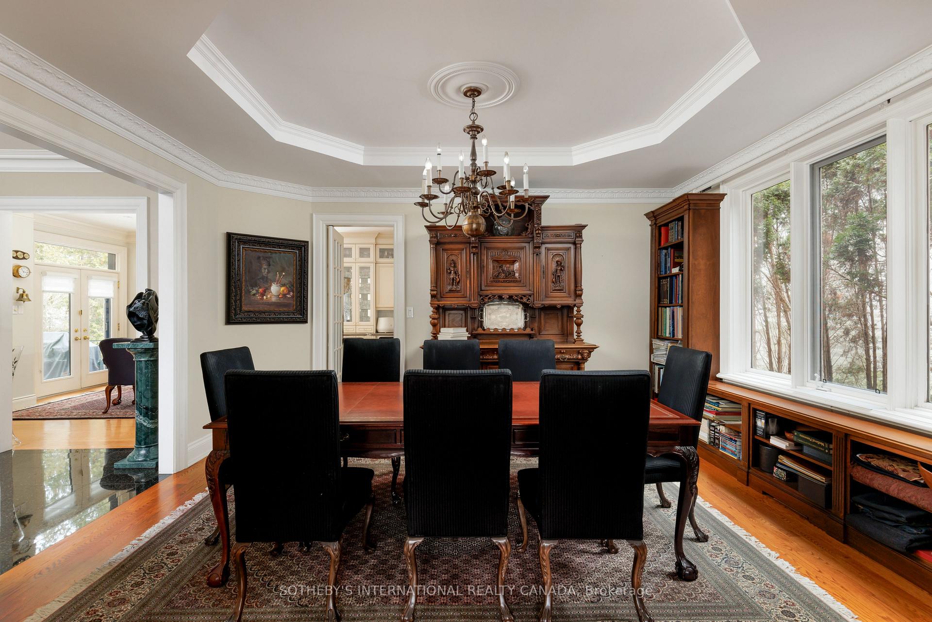 Photo 11 of 23 Edenbrook Hill, Etobicoke, Edenbridge-Humber Valley — HOMEH