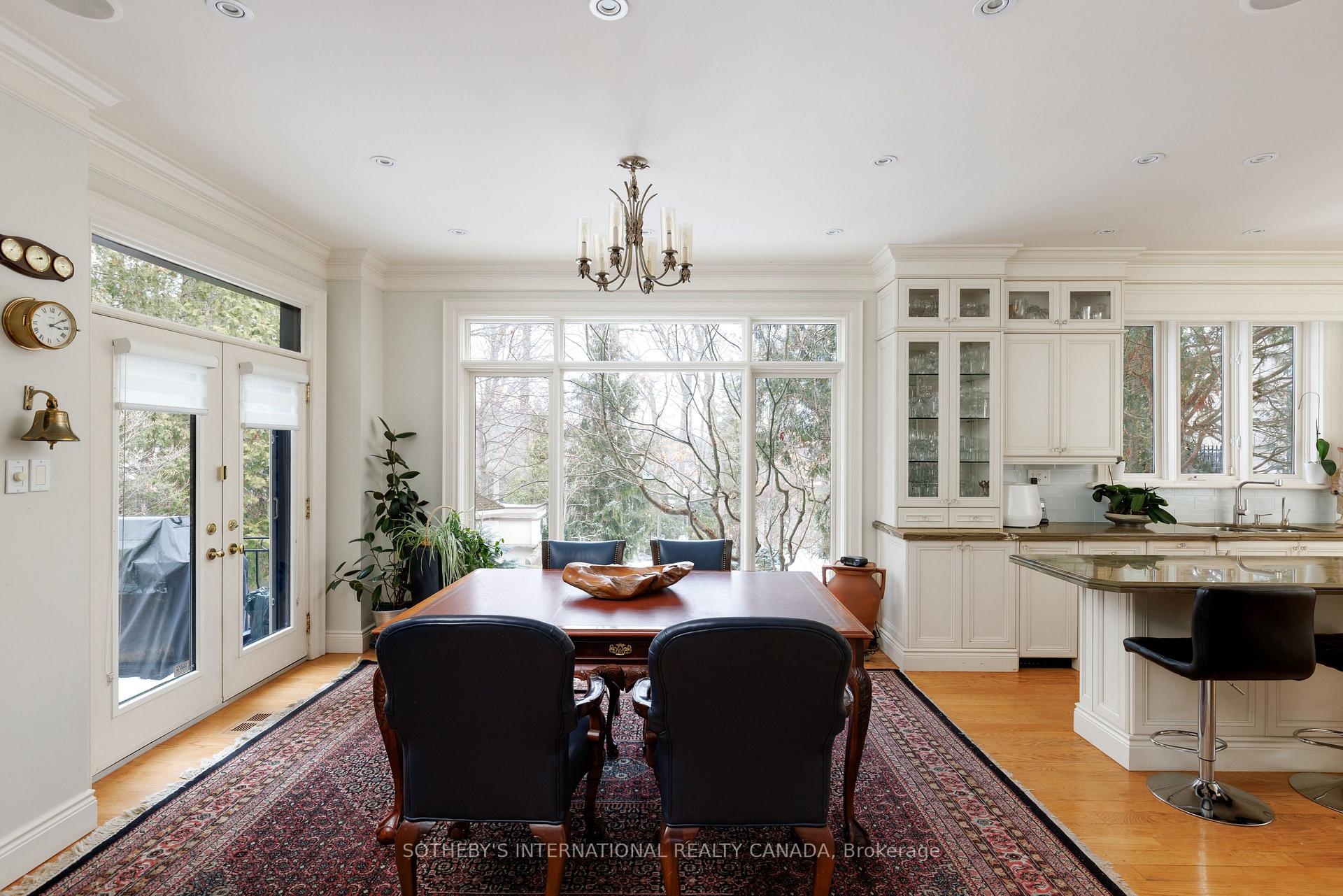 Photo 12 of 23 Edenbrook Hill, Etobicoke, Edenbridge-Humber Valley — HOMEH