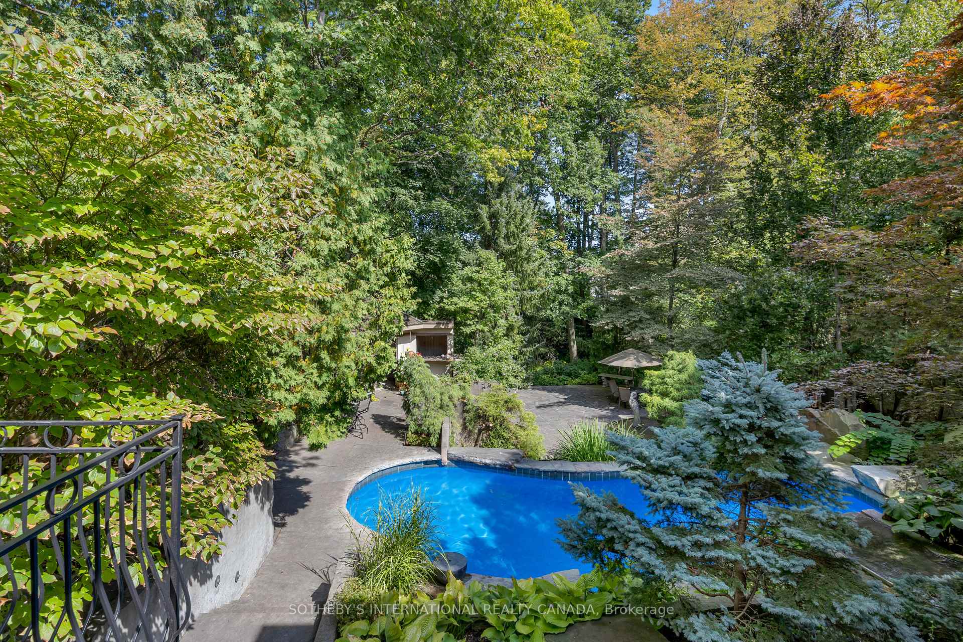 Photo 22 of 23 Edenbrook Hill, Etobicoke, Edenbridge-Humber Valley — HOMEH