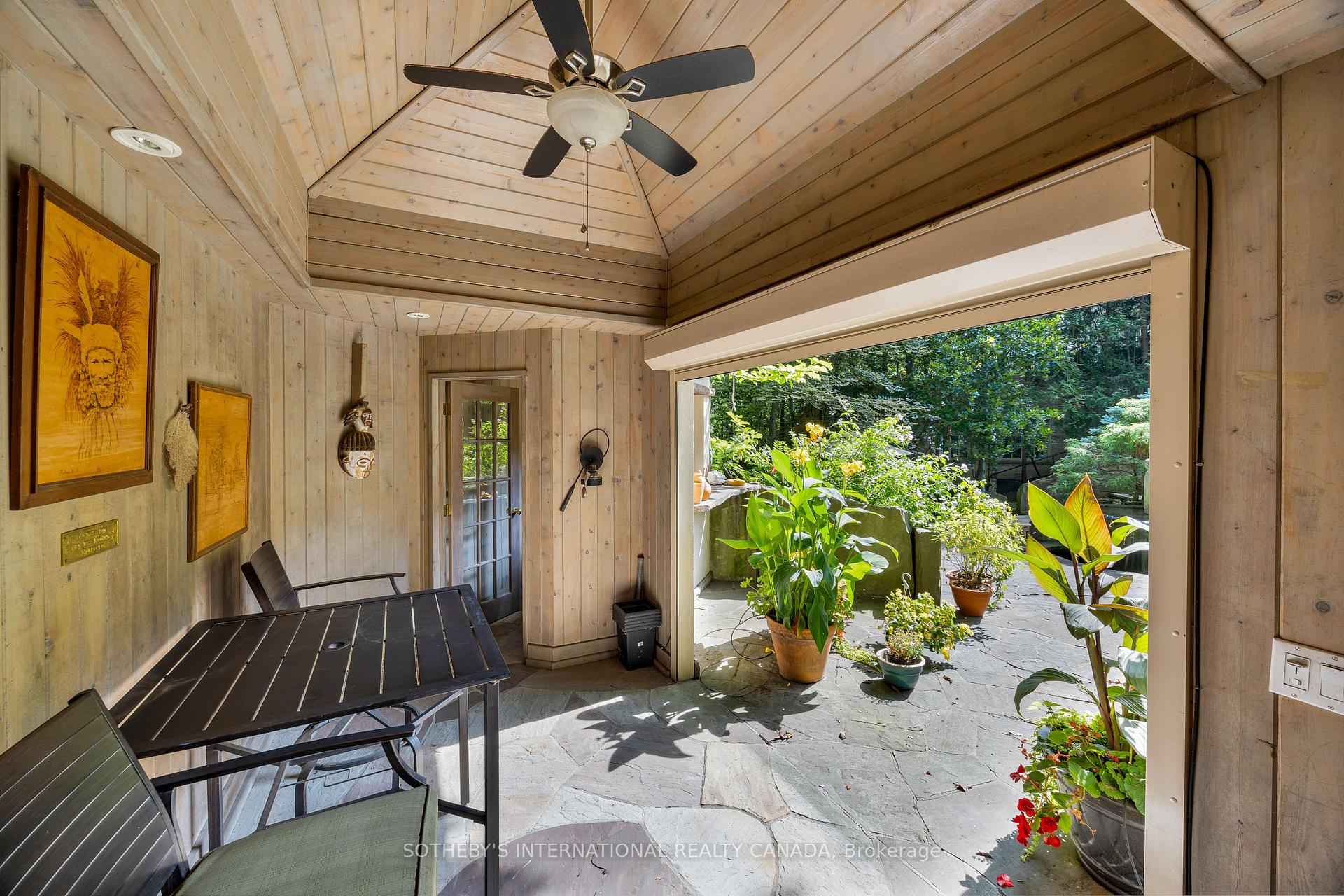 Photo 27 of 23 Edenbrook Hill, Etobicoke, Edenbridge-Humber Valley — HOMEH