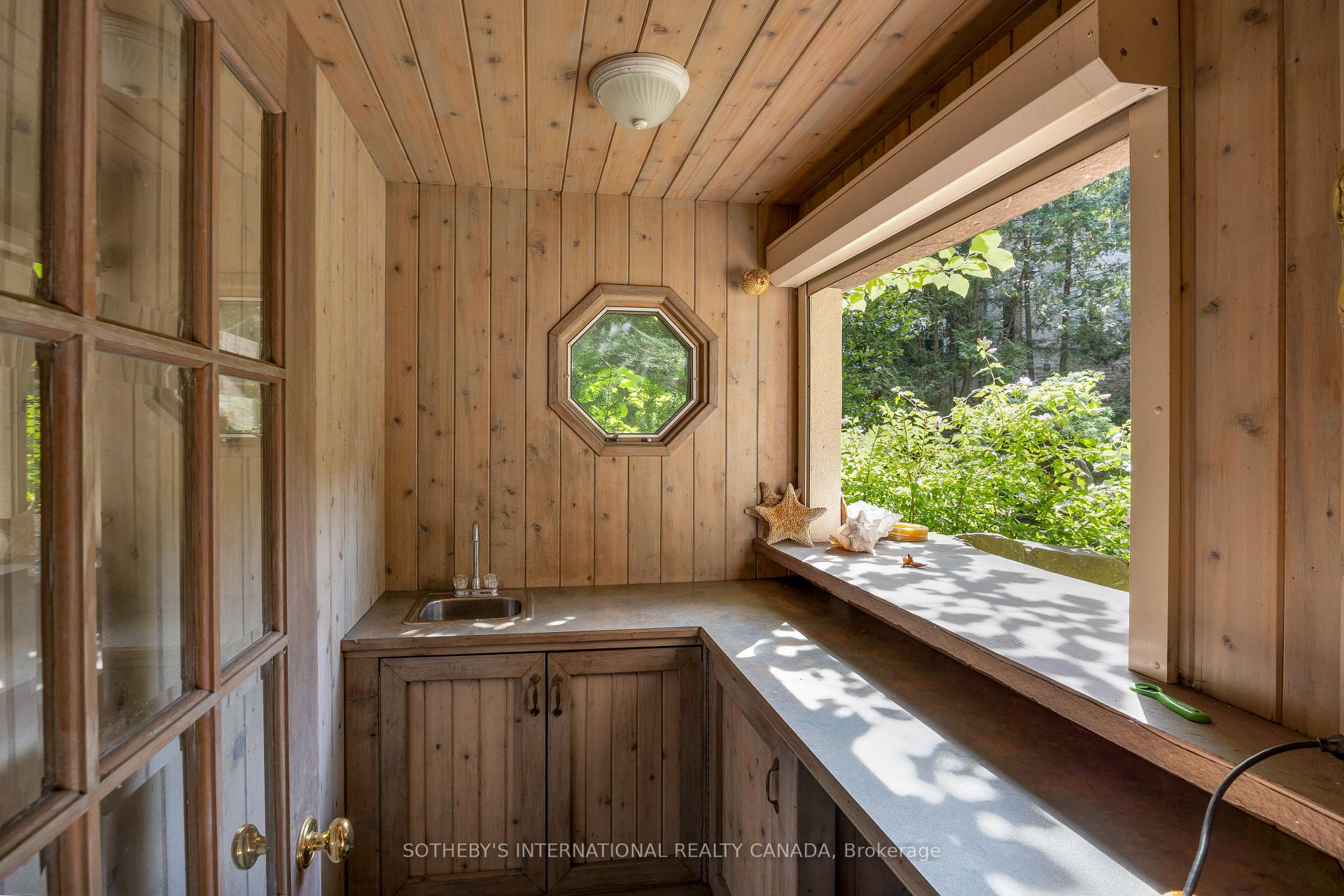 Photo 28 of 23 Edenbrook Hill, Etobicoke, Edenbridge-Humber Valley — HOMEH