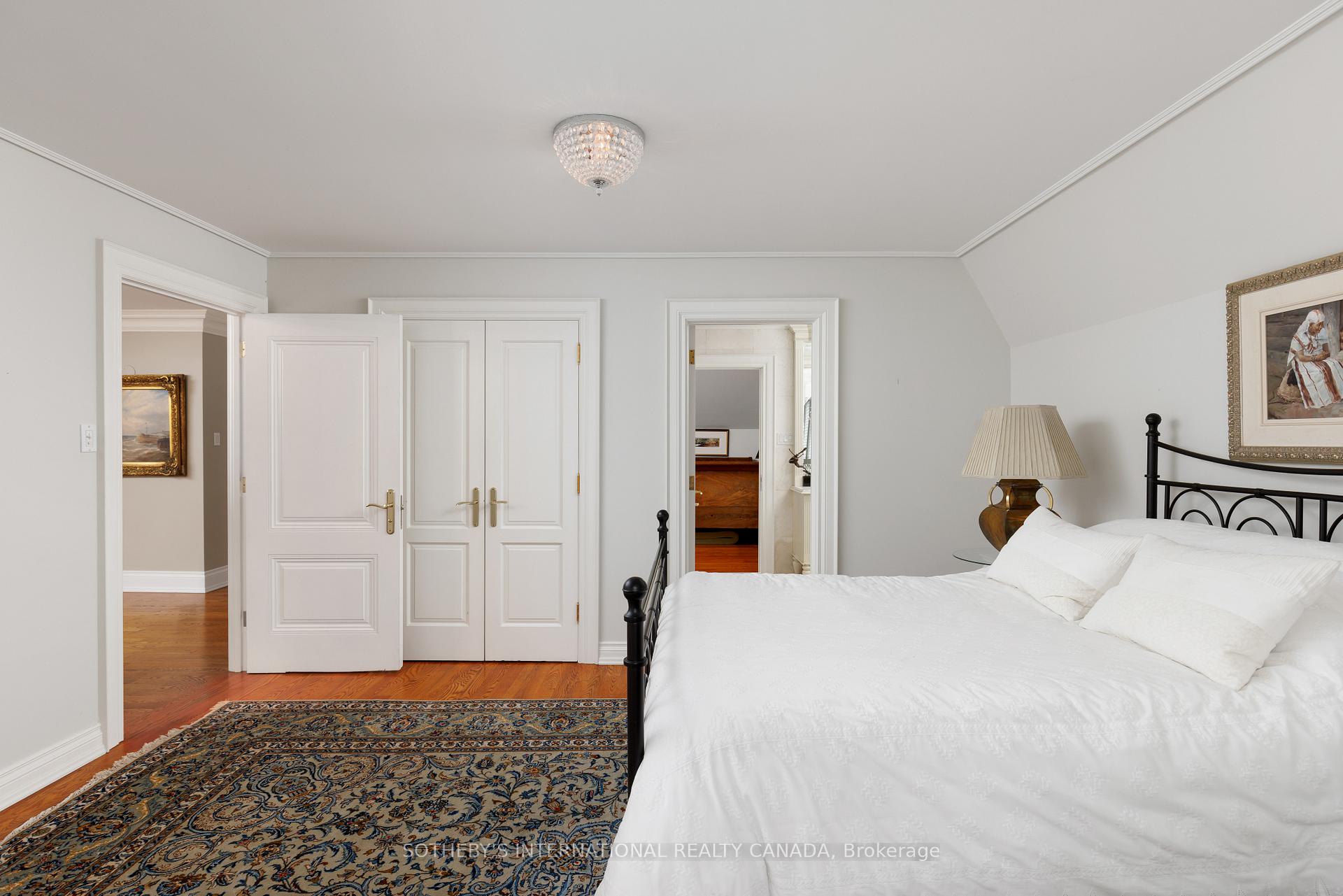 Photo 43 of 23 Edenbrook Hill, Etobicoke, Edenbridge-Humber Valley — HOMEH