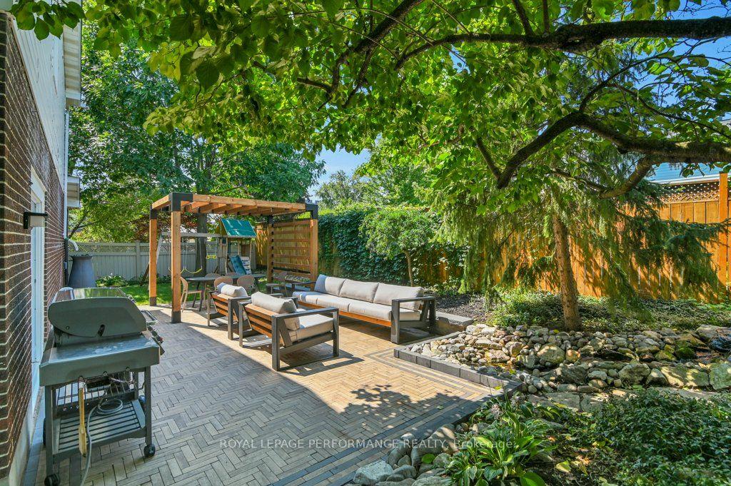 Photo 35 of 2401 Wyndale Crescent, Ottawa, Guildwood Estates - Urbandale Acres — HOMEH