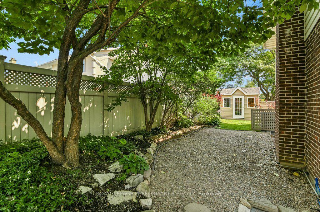 Photo 38 of 2401 Wyndale Crescent, Ottawa, Guildwood Estates - Urbandale Acres — HOMEH