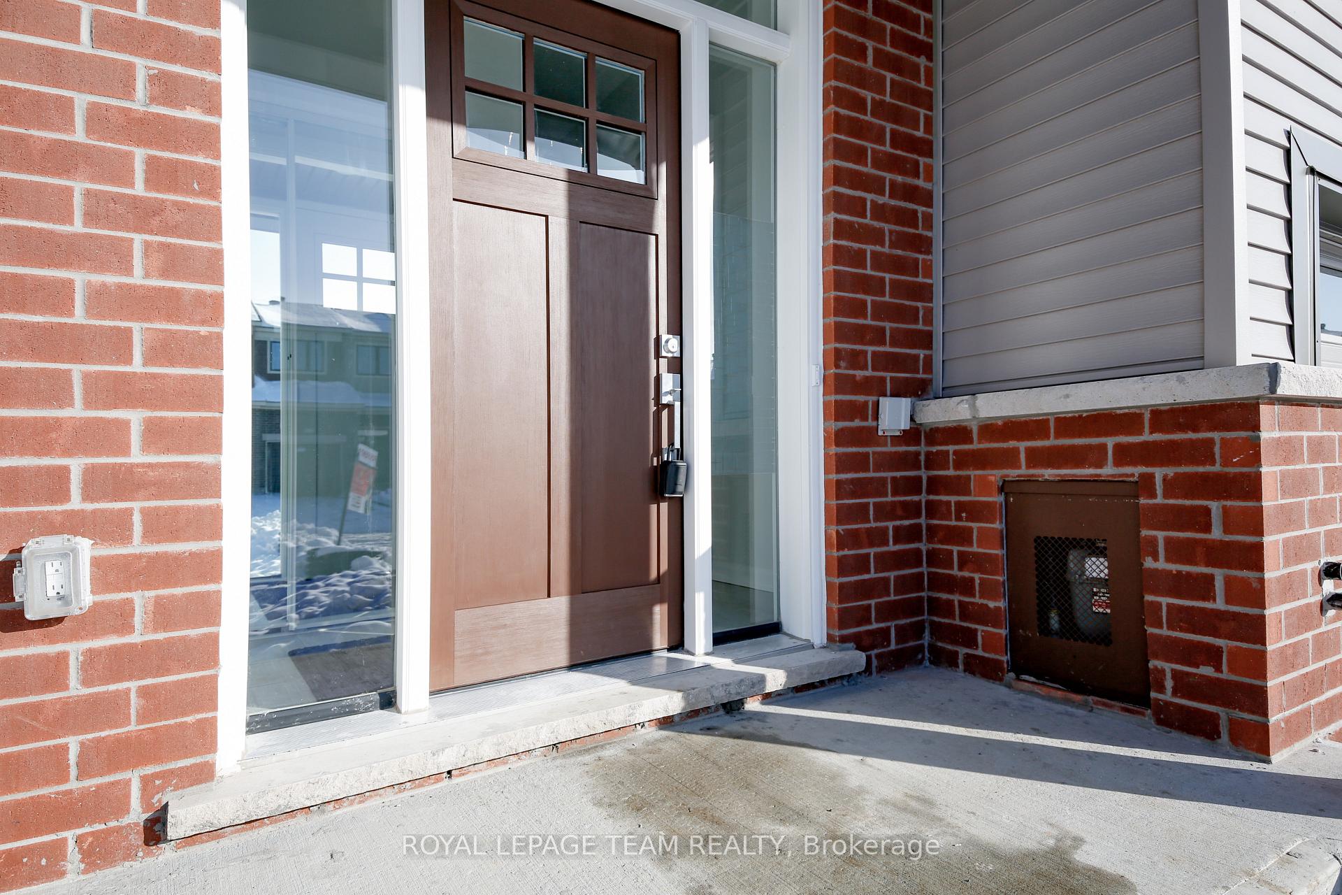 Photo 3 of 645 Hamsa Street, Ottawa, Barrhaven - Heritage Park — HOMEH