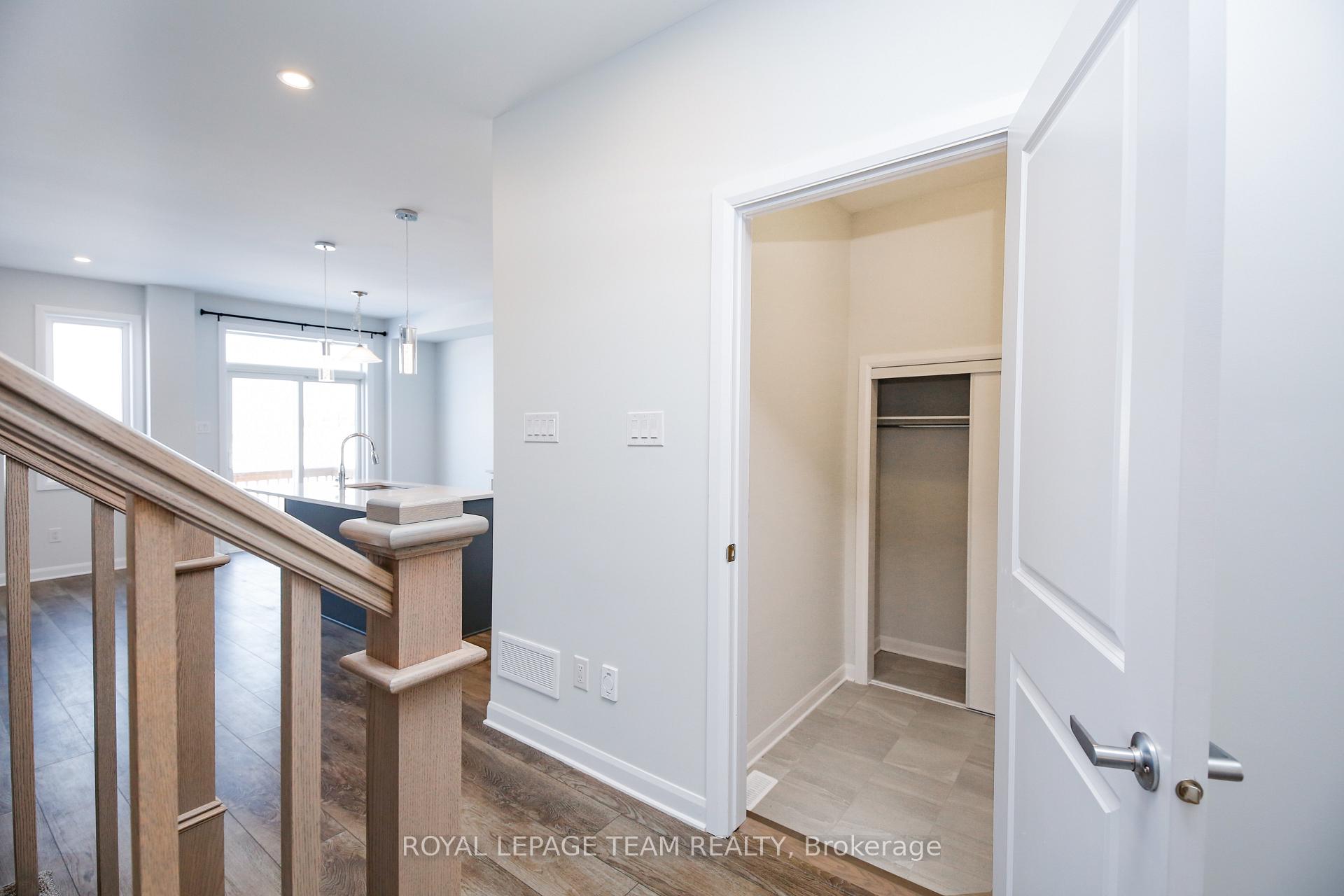 Photo 10 of 645 Hamsa Street, Ottawa, Barrhaven - Heritage Park — HOMEH