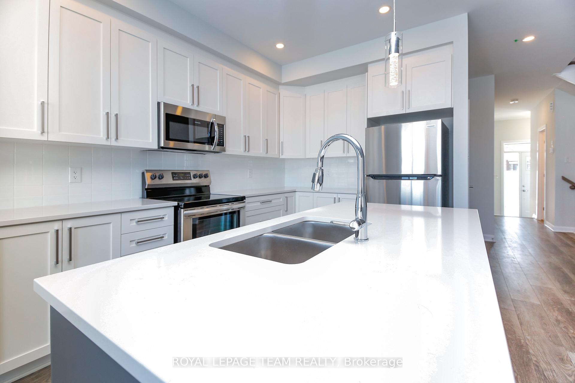 Photo 15 of 645 Hamsa Street, Ottawa, Barrhaven - Heritage Park — HOMEH