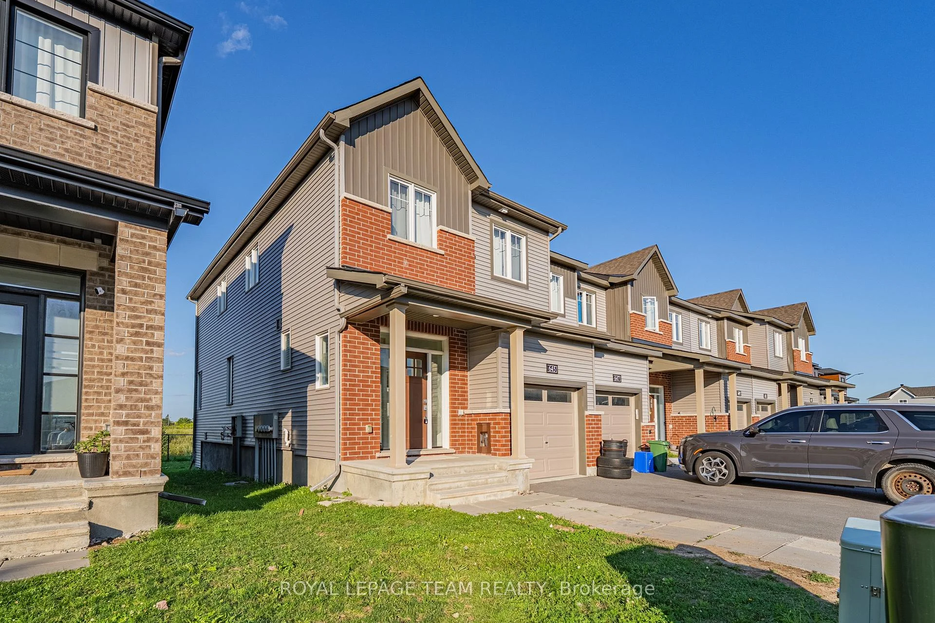 Photo 5 of 645 Hamsa Street, Ottawa, Barrhaven - Heritage Park — HOMEH
