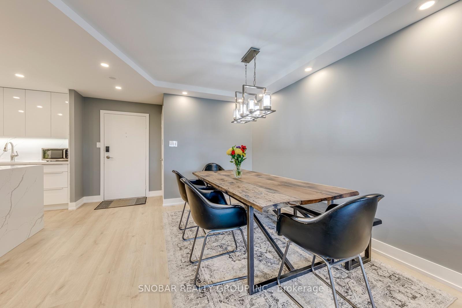 Photo 6 of Unit 1510, 299 Mill Road, Etobicoke, Markland Wood — HOMEH