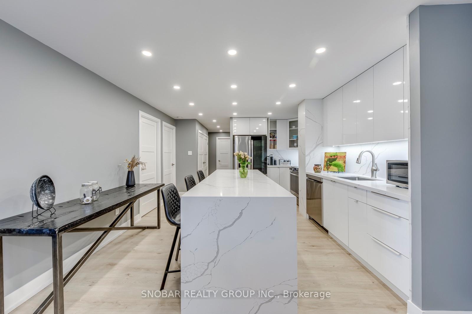 Photo 10 of Unit 1510, 299 Mill Road, Etobicoke, Markland Wood — HOMEH