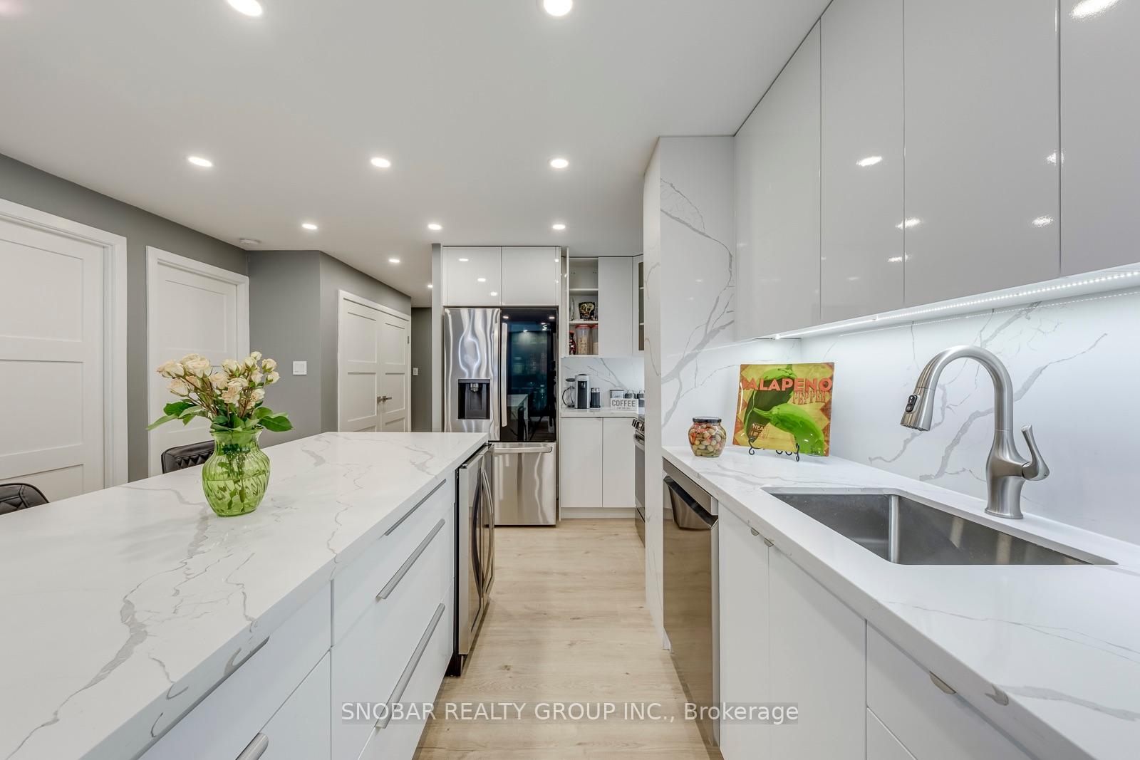 Photo 12 of Unit 1510, 299 Mill Road, Etobicoke, Markland Wood — HOMEH