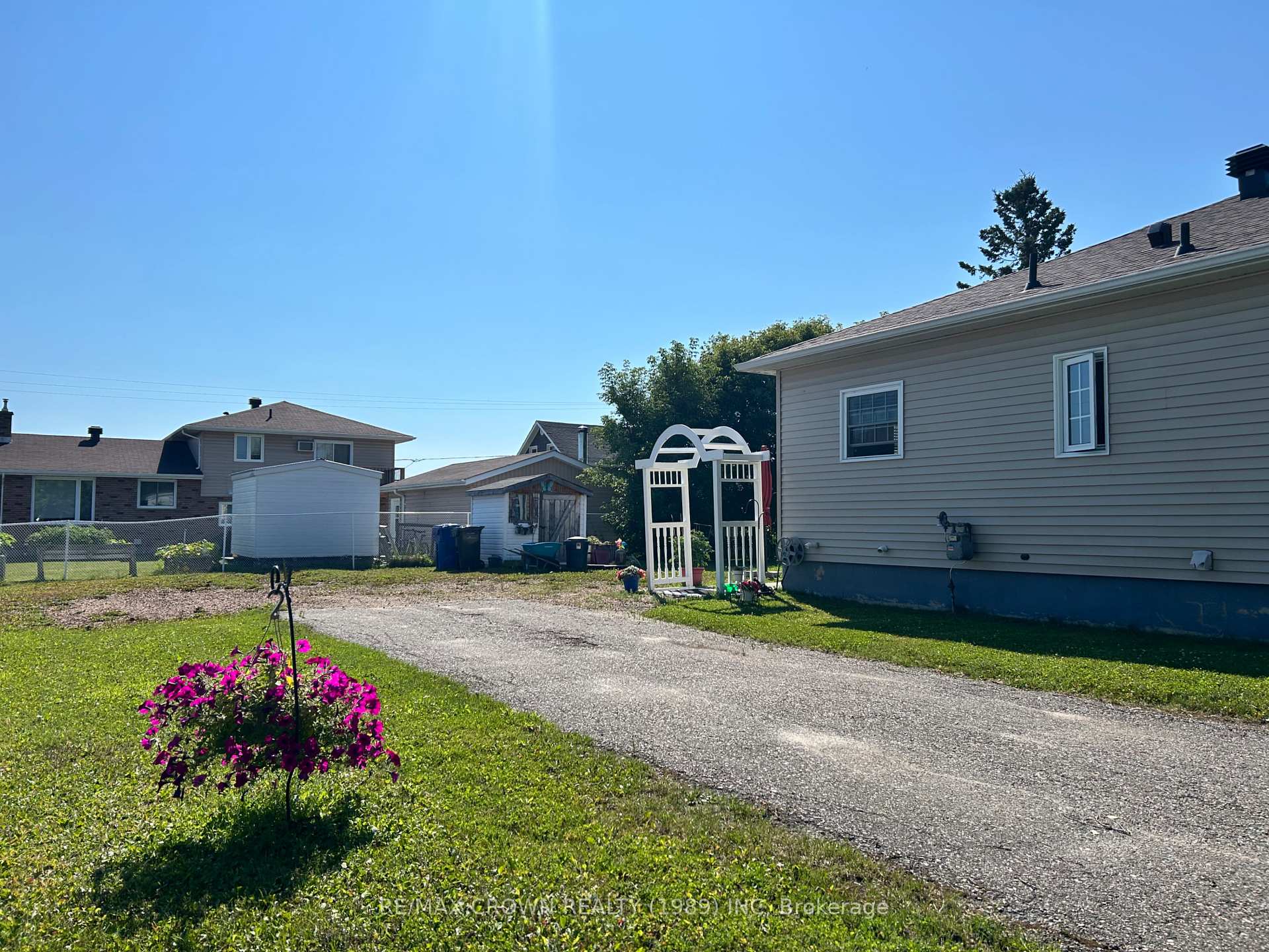Photo 3 of 12 Erickson Avenue, Kapuskasing — HOMEH