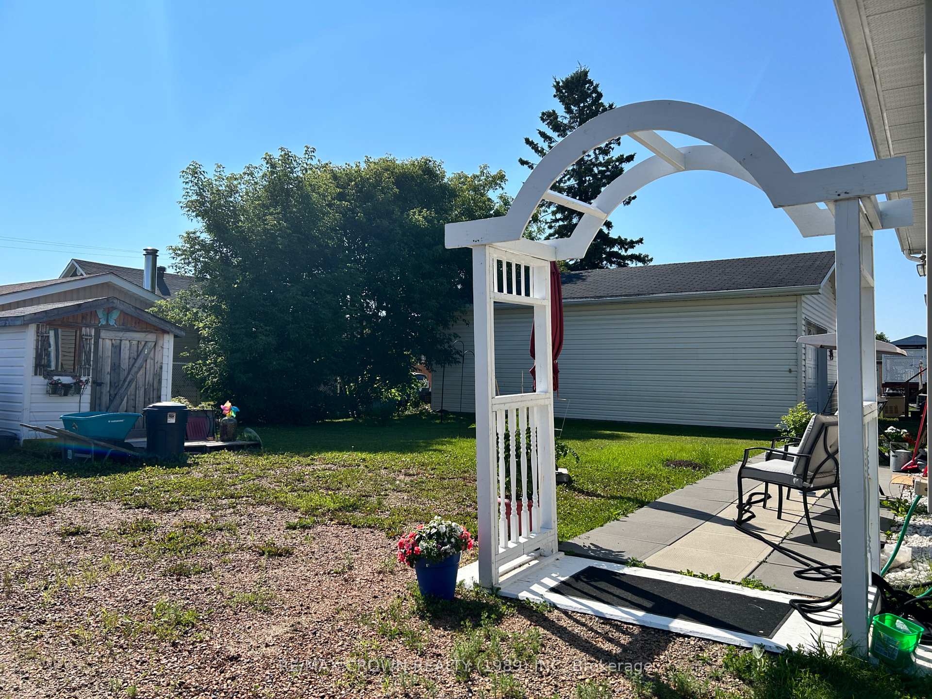 Photo 5 of 12 Erickson Avenue, Kapuskasing — HOMEH