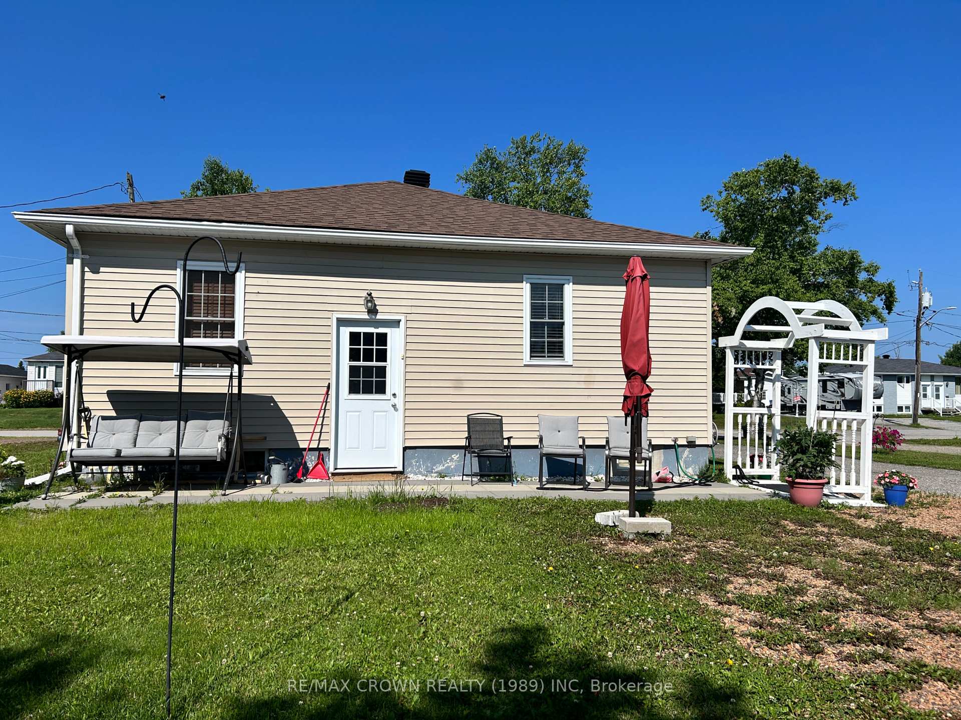 Photo 7 of 12 Erickson Avenue, Kapuskasing — HOMEH